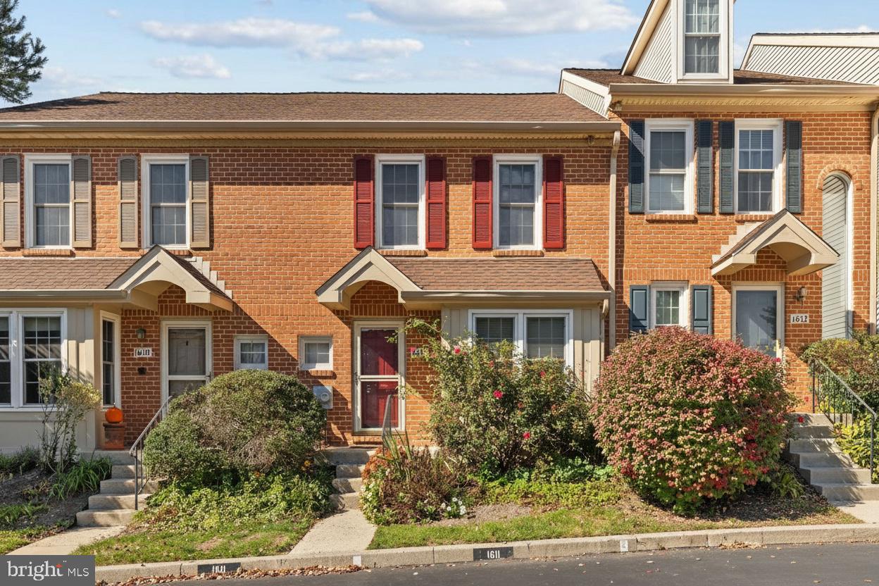 1611 General Howe Dr, Phoenixville, PA 19460