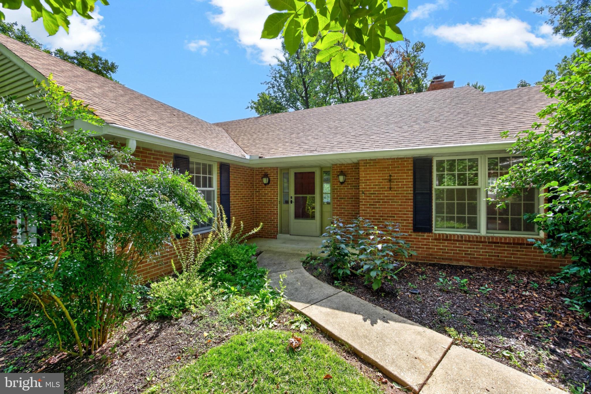 10 Chilton Rd, Wilmington, DE 19803