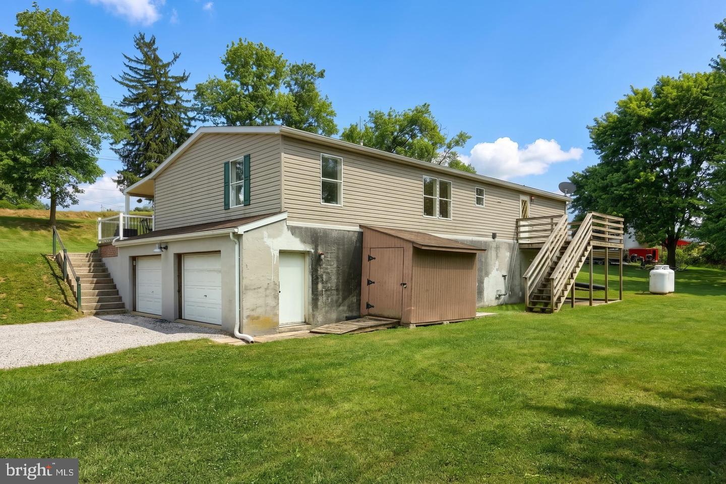 105 Weire Rd, York, PA 17404 photo