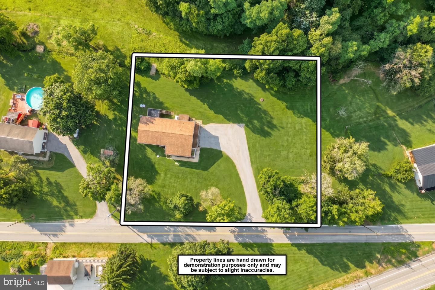 105 Weire Rd, York, PA 17404 photo