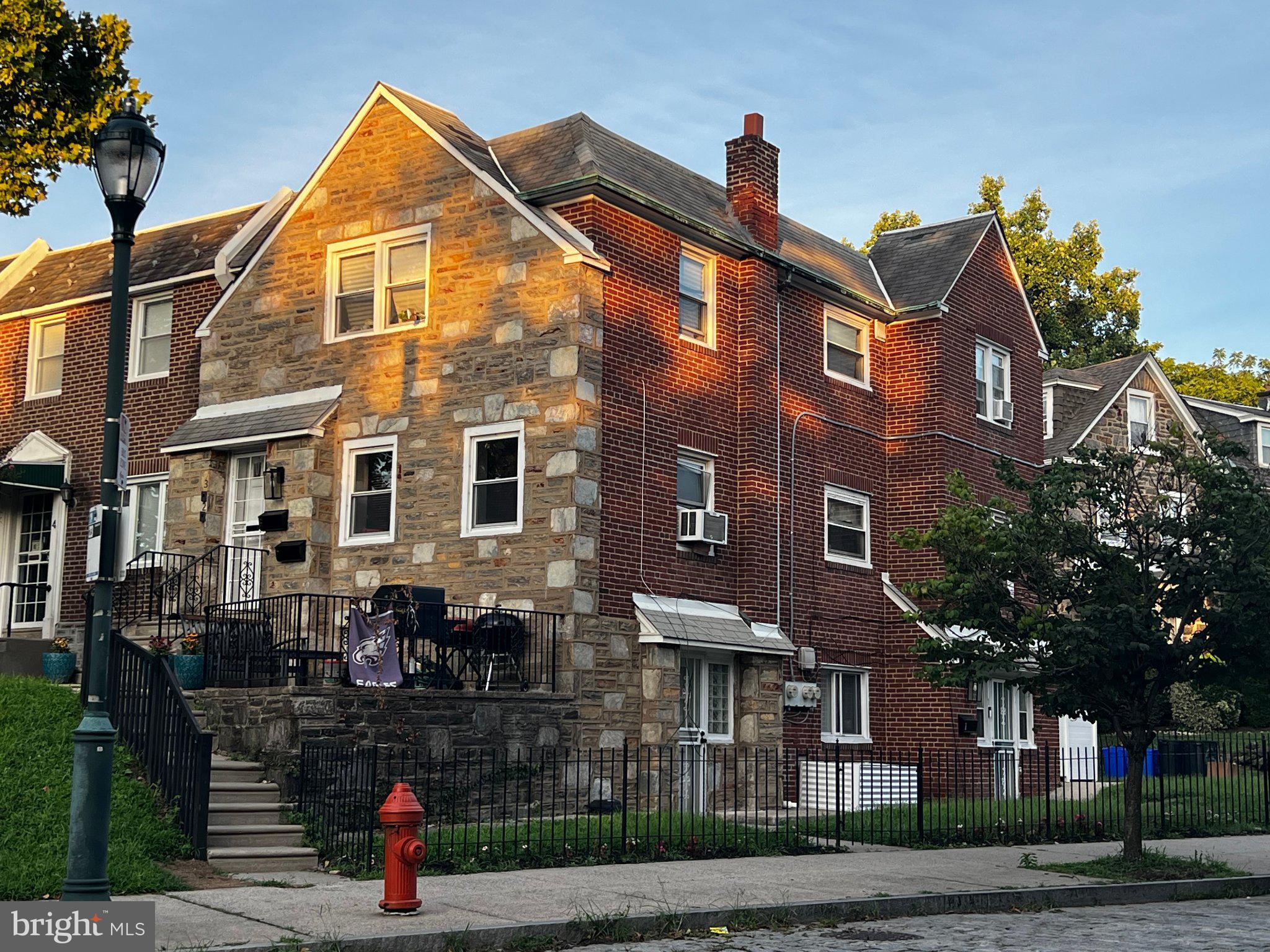 2 Mcpherson St, Philadelphia, PA 19119