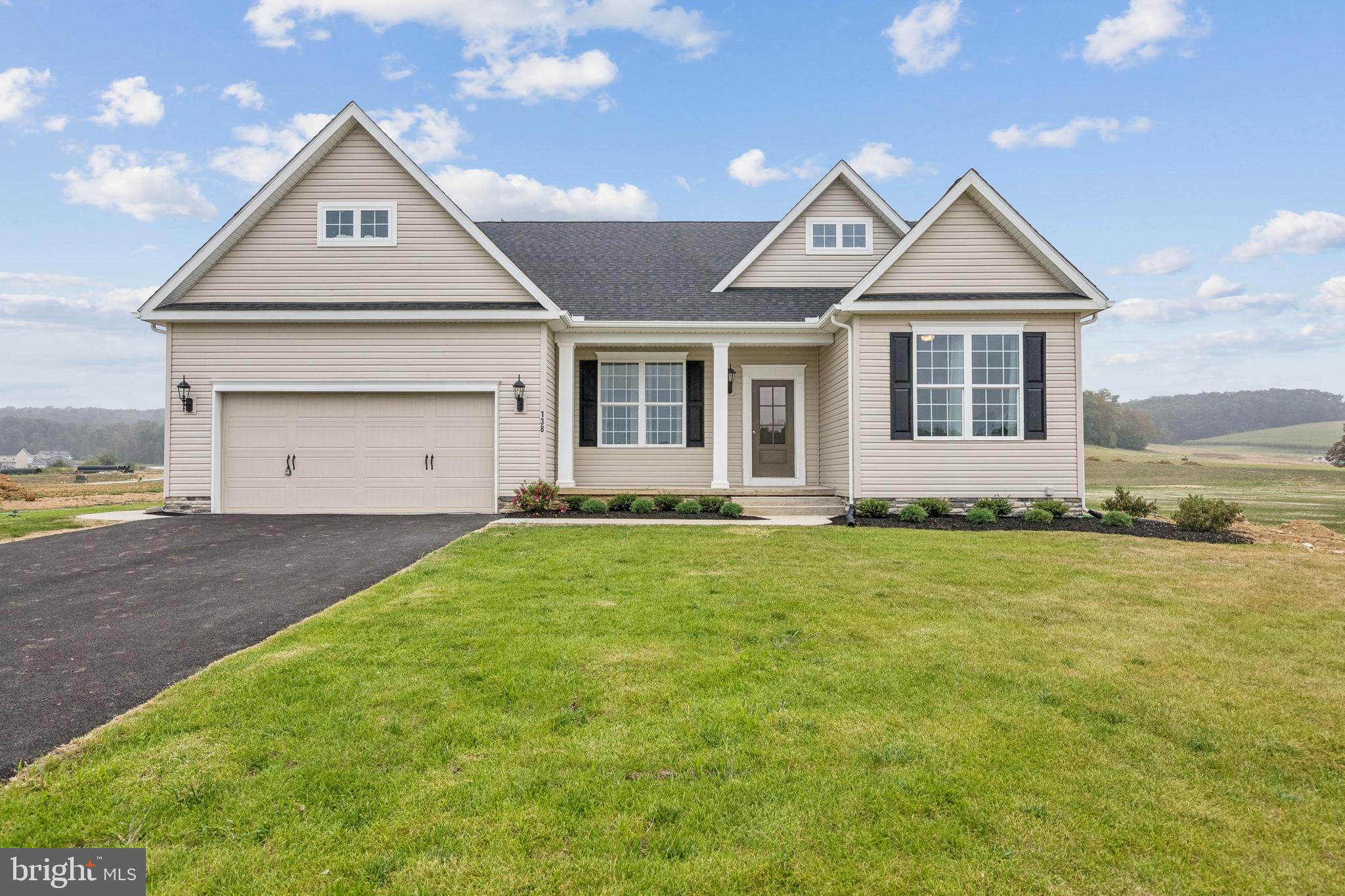 138 Ledger Dr, Hanover, PA 17331