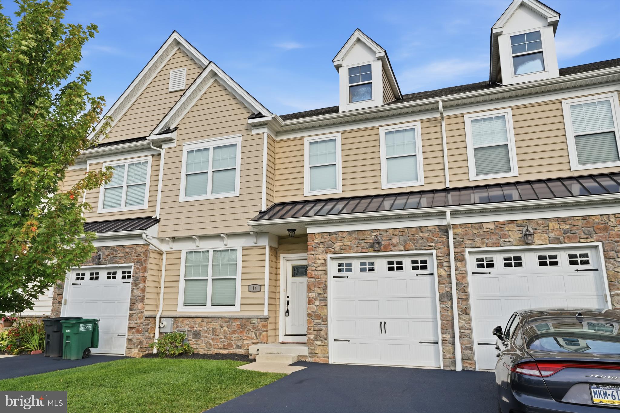 14 Ella Cir, Huntingdon Valley, PA 19006