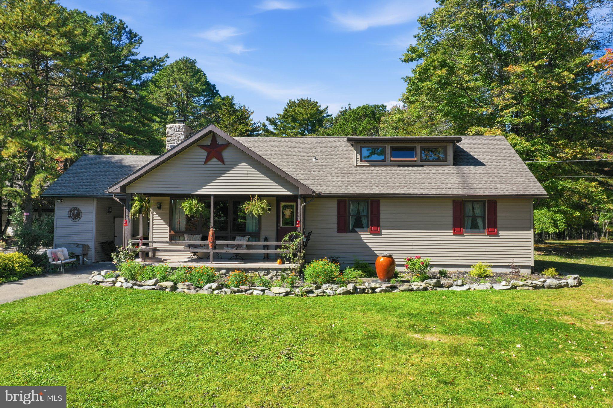 1437 Twin Pine Rd, Stroudsburg, PA 18360 photo