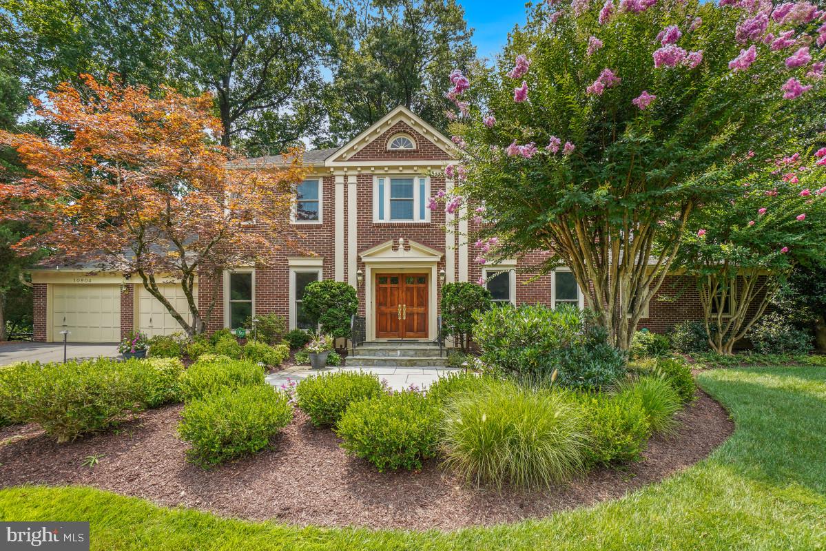 10904 Roundtable Ct, Rockville, MD 20852