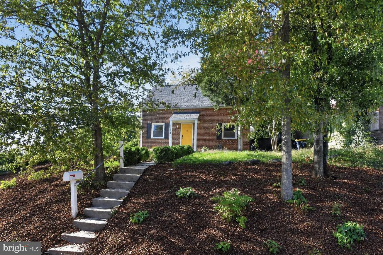 5532 Volta Ave, Bladensburg, MD 20710