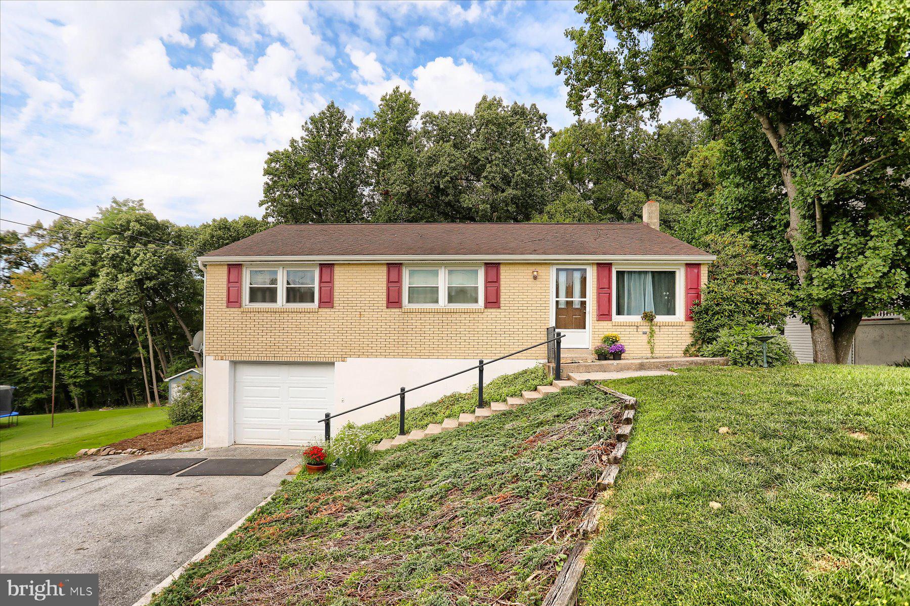 965 Hill Church Rd, Hummelstown, PA 17036