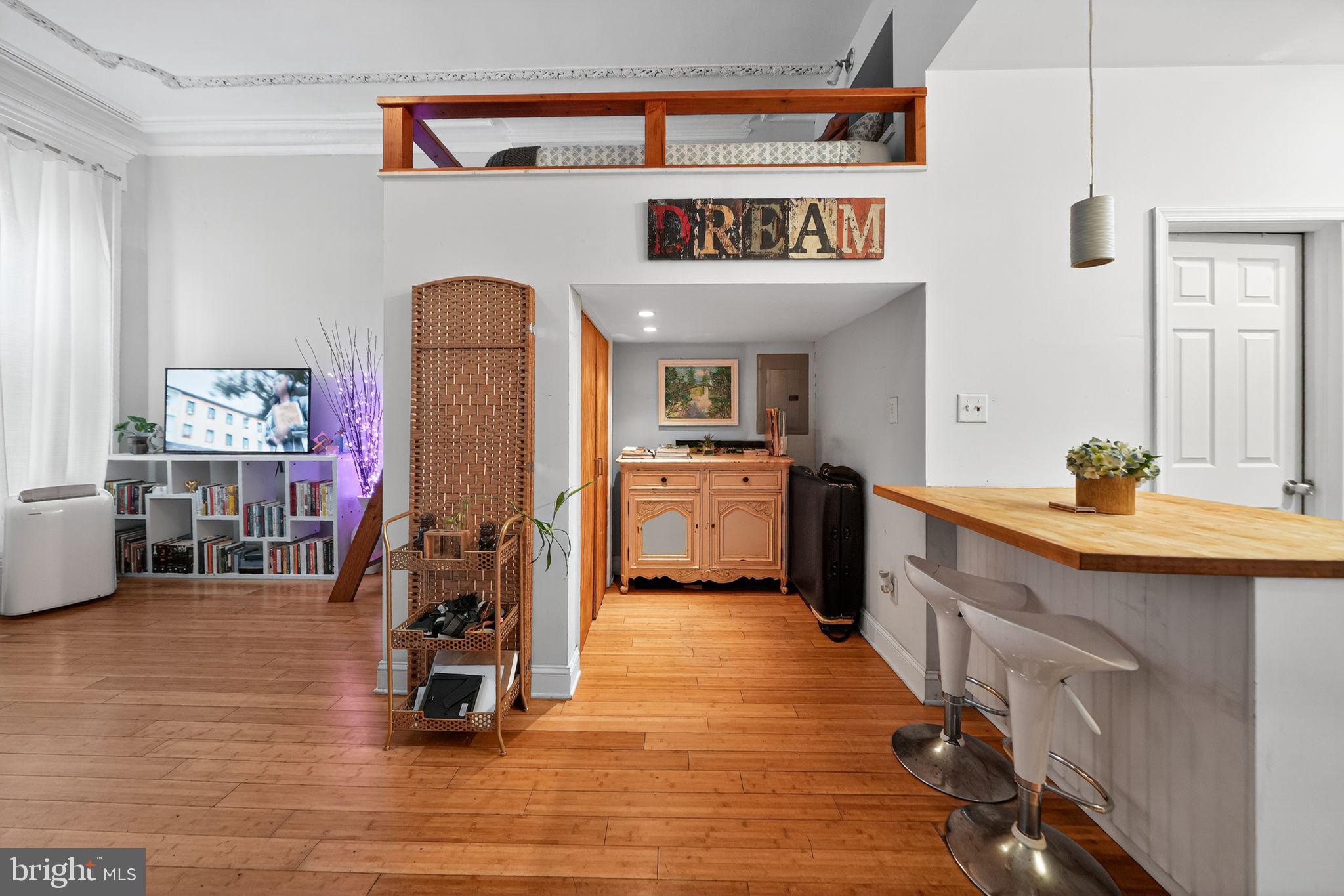 1212 7th St, Philadelphia, PA 19122