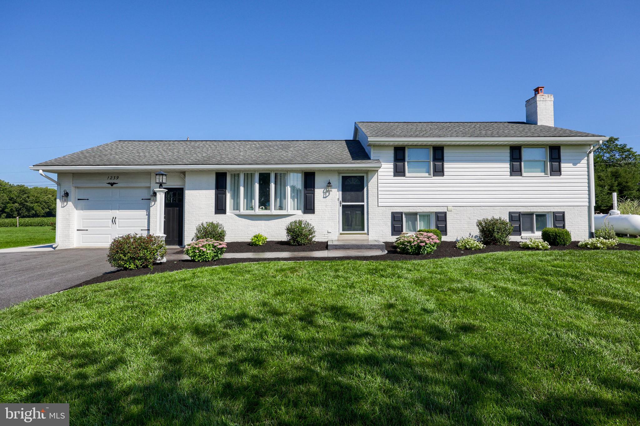 1239 Donegal Spring, Mount Joy, PA 17552