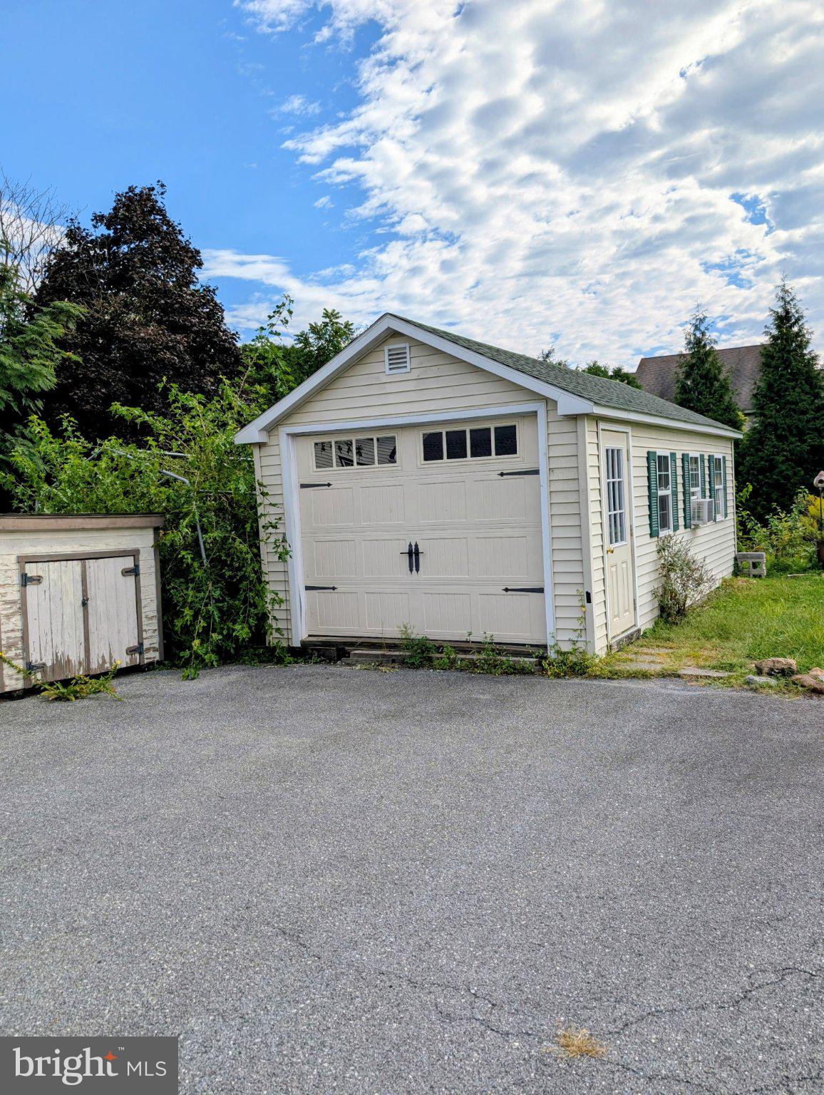 33 Queen Rd, Gordonville, PA 17529 photo
