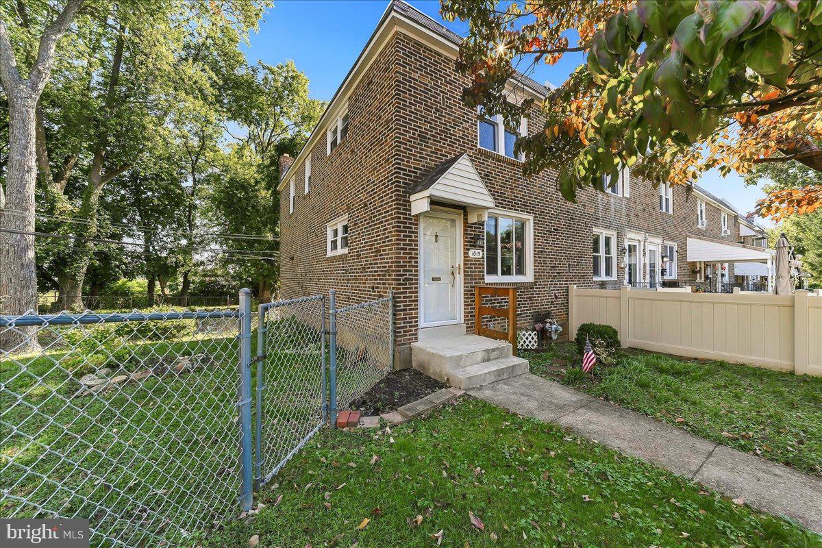 1015 Minden Ln, Darby, PA 19023