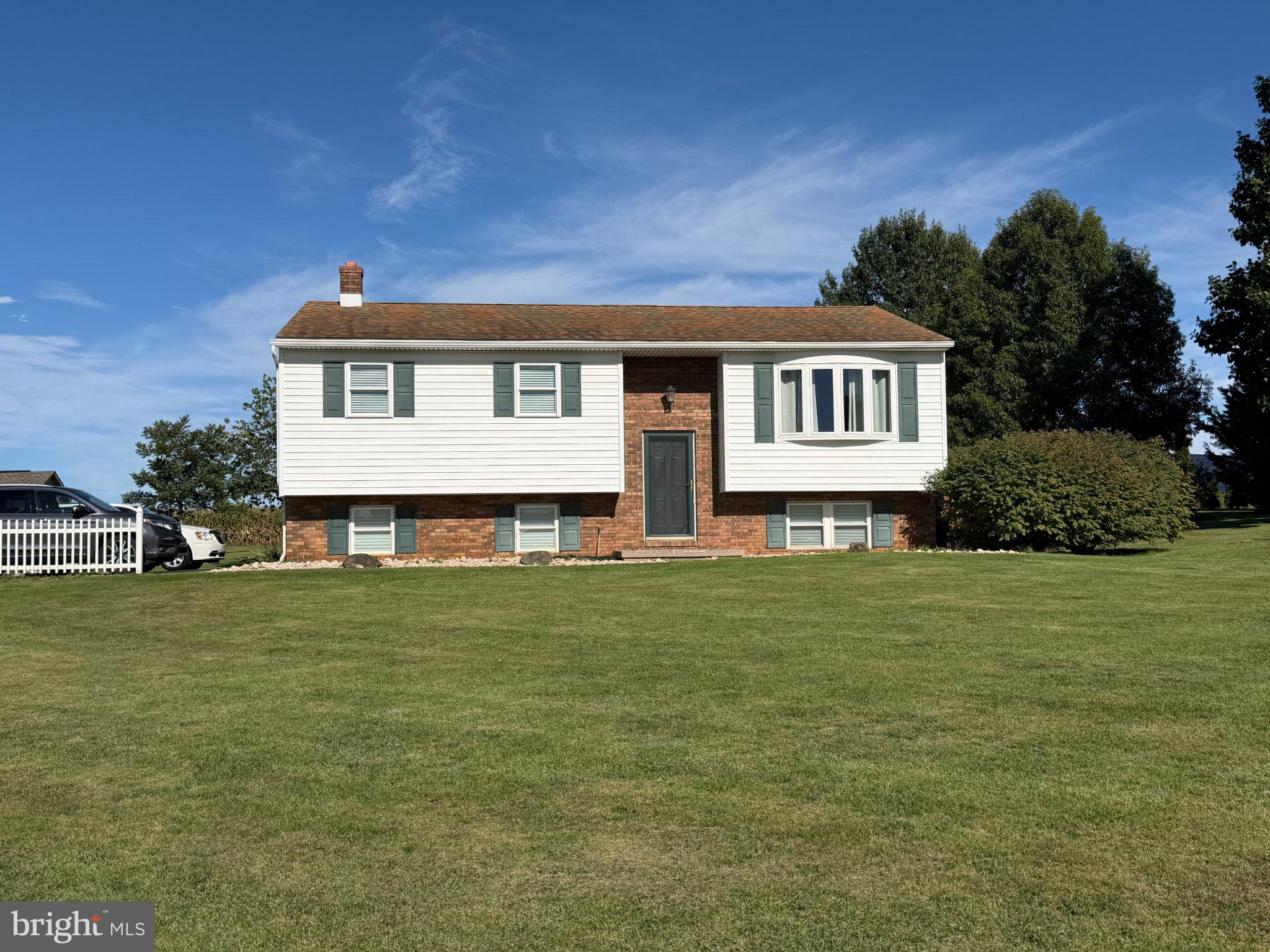 1446 White Oak St, Lebanon, PA 17042