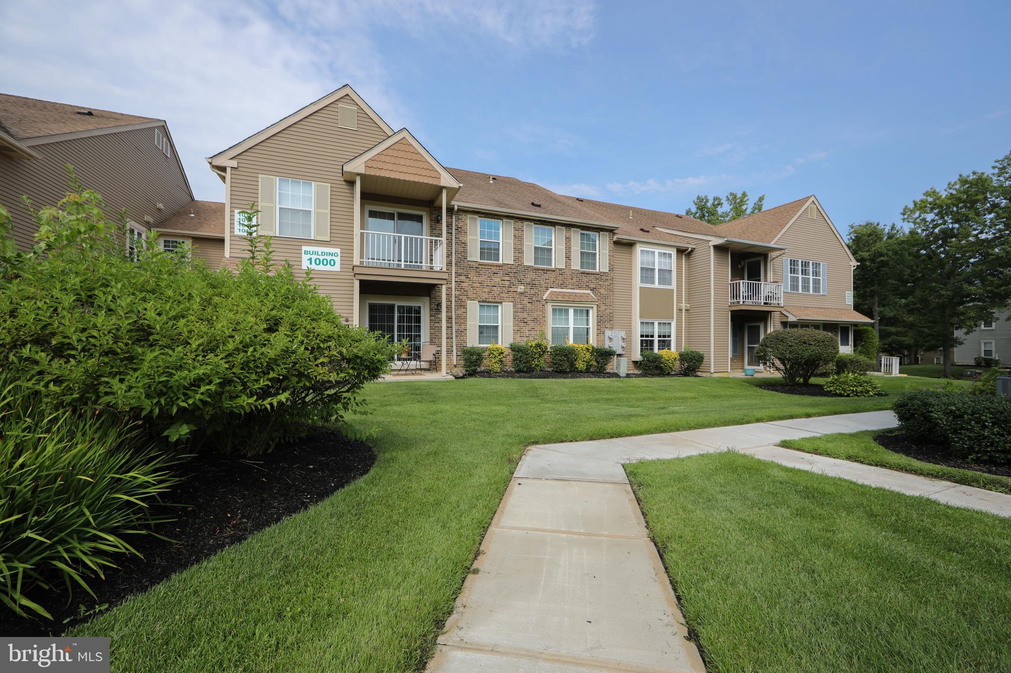 1011 Scotswood Ct, Mount Laurel, NJ 08054