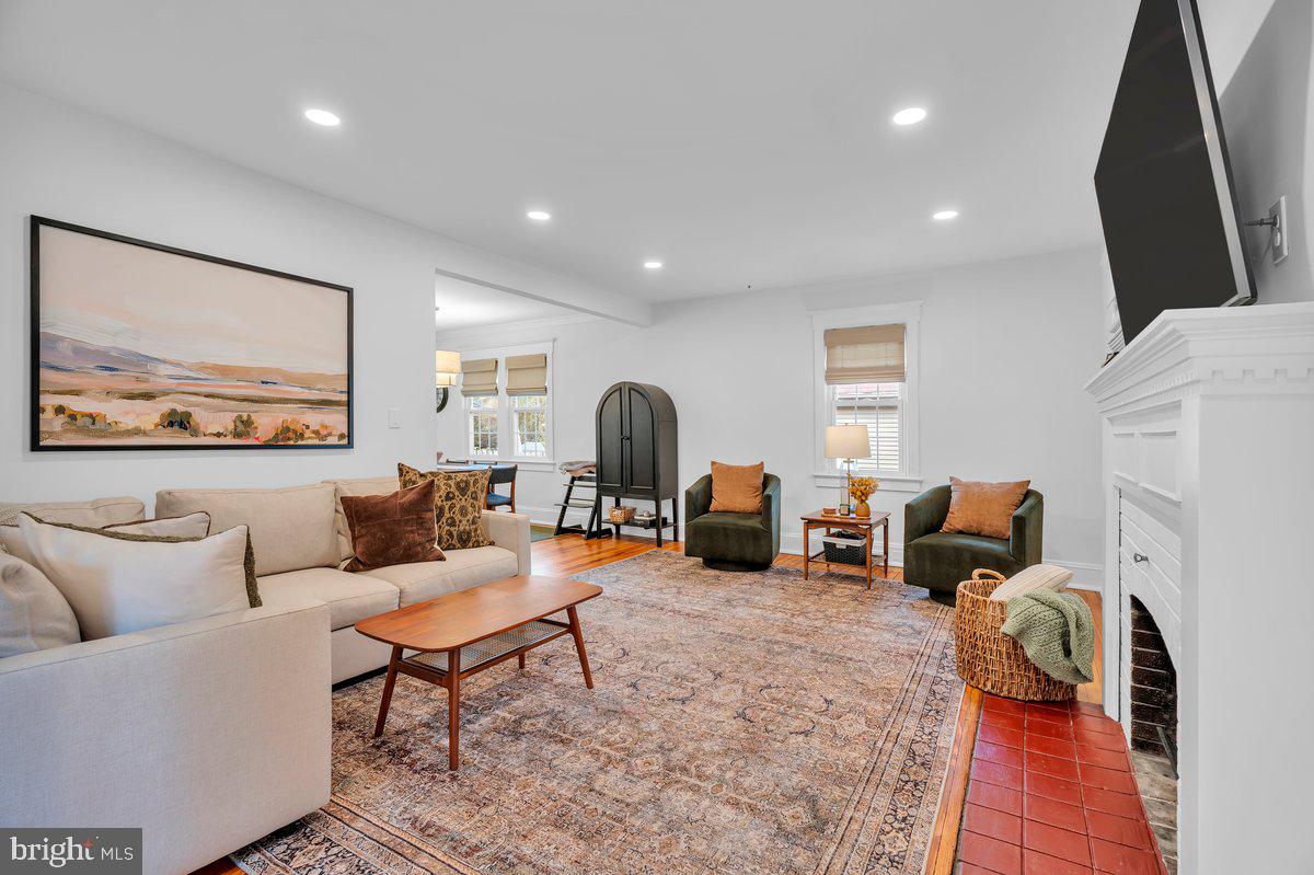38 Evergreen Ln, Haddonfield, NJ 08033 photo