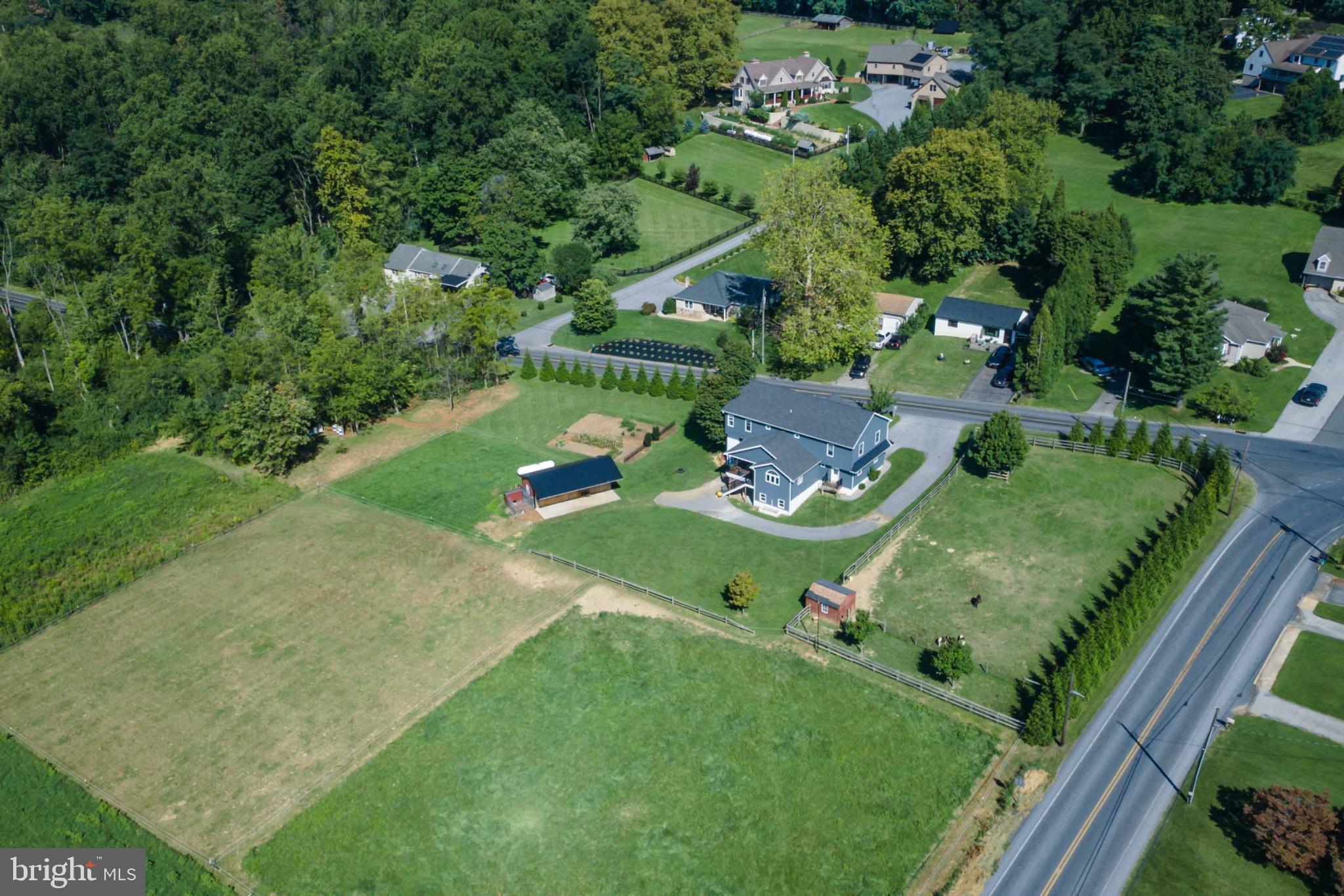 5268 Diem Rd, New Holland, PA 17557 photo