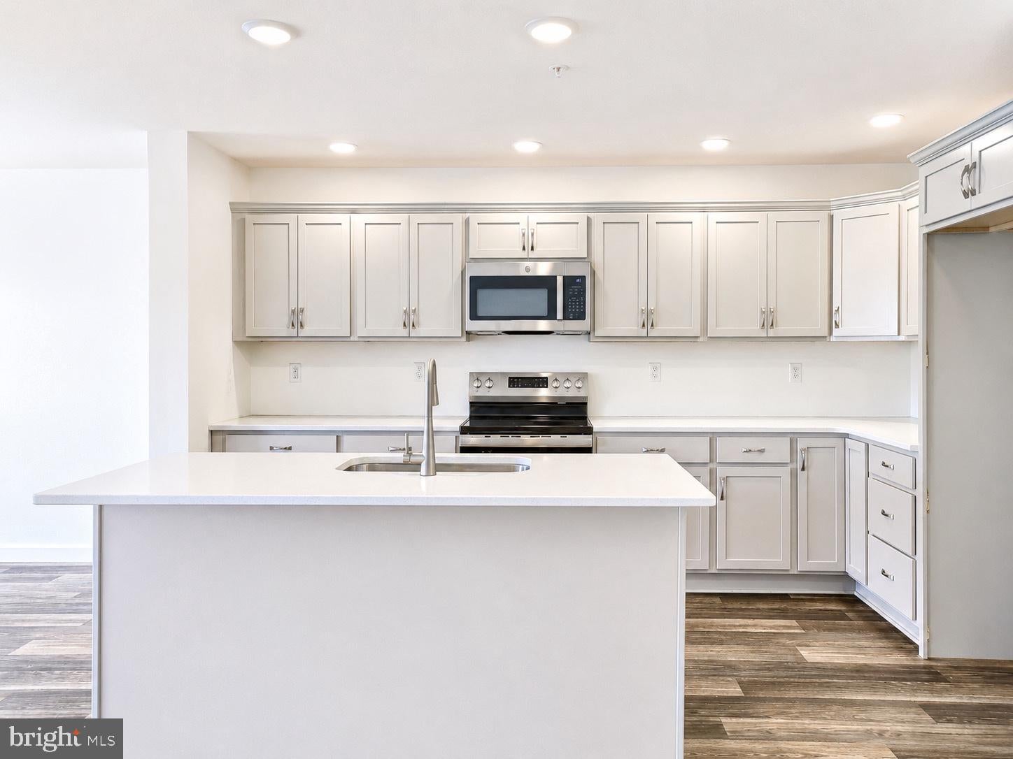 7253 White Oak Blvd, Harrisburg, PA 17112 photo