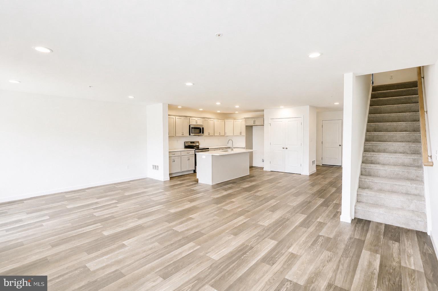 7253 White Oak Blvd, Harrisburg, PA 17112 photo