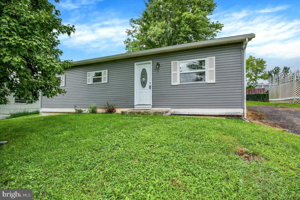 1257 Dauphin Pl, Birdsboro, PA 19508 photo
