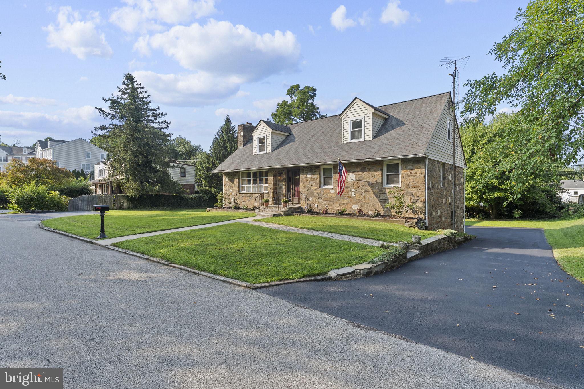 510 Sardaro Ln, Norristown, PA 19401 photo