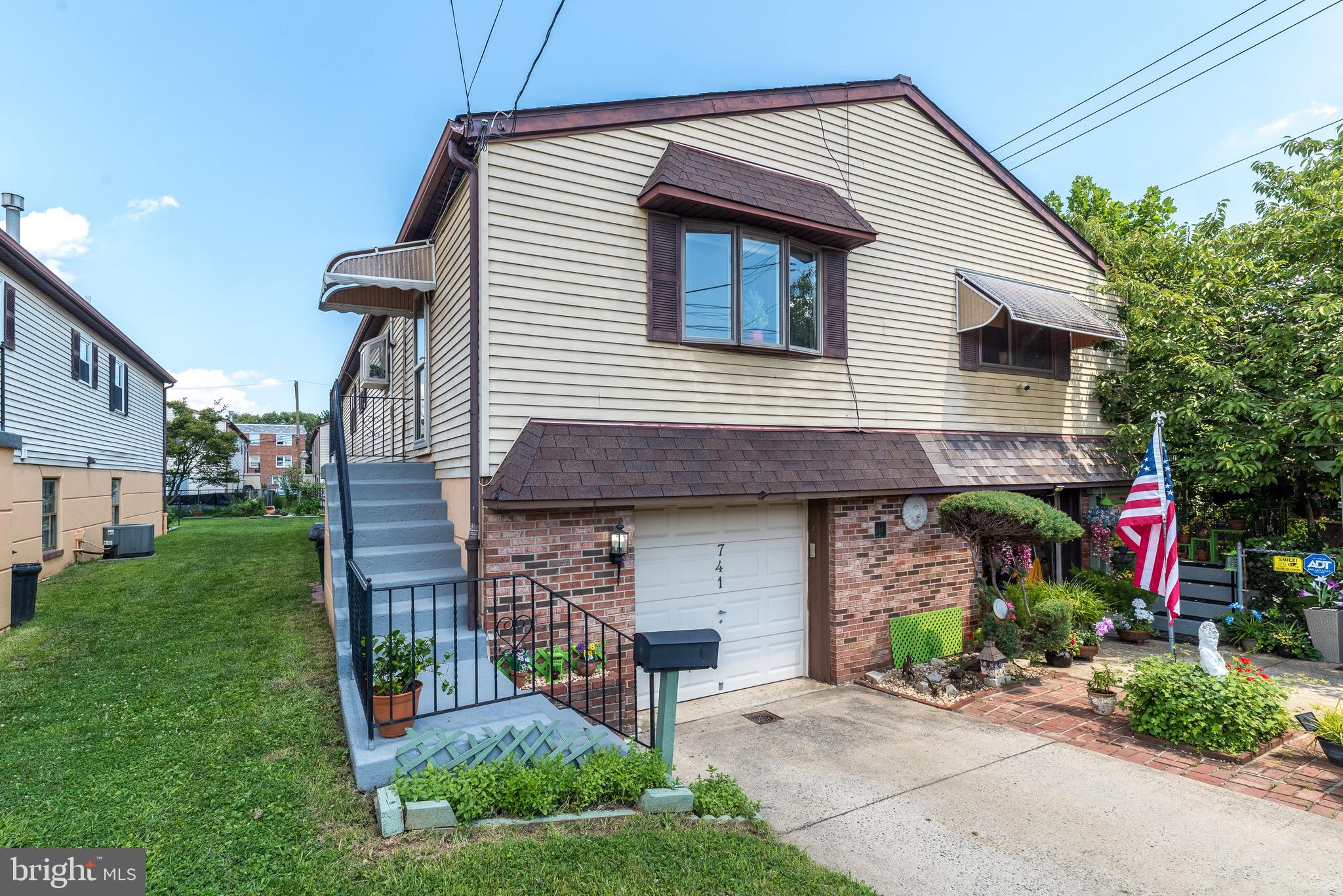 741 Brighton St, Philadelphia, PA 19111