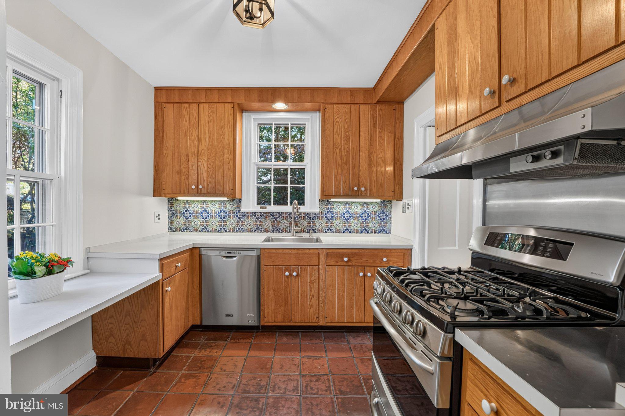 3621 Cumberland St, Washington, DC 20008 photo