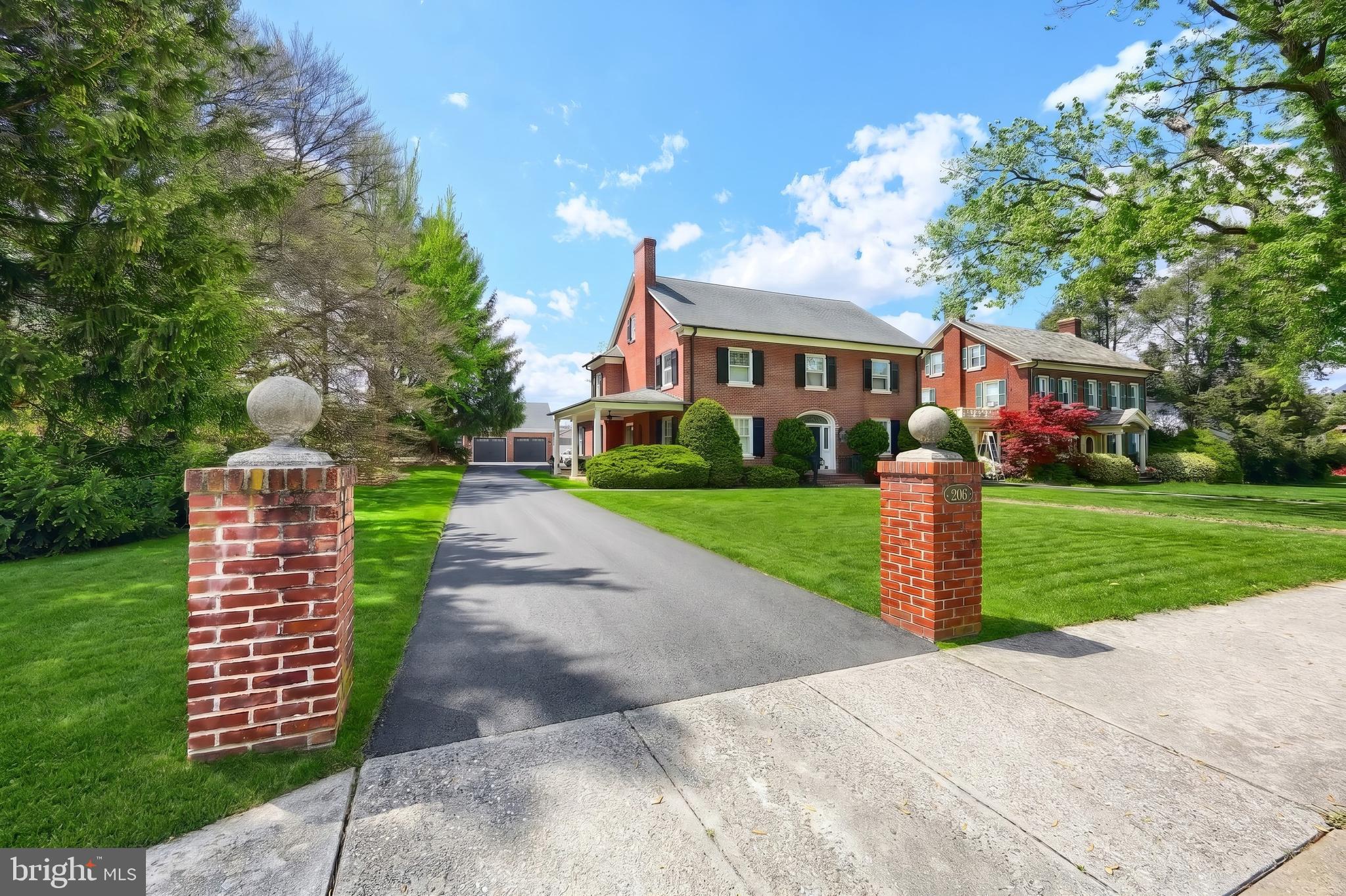 206 Eichelberger St, Hanover, PA 17331 photo