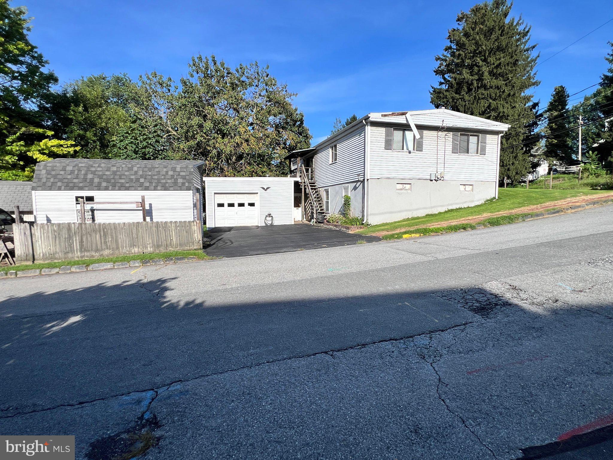 598 E Hazel Ave, Marietta, PA 17547 photo