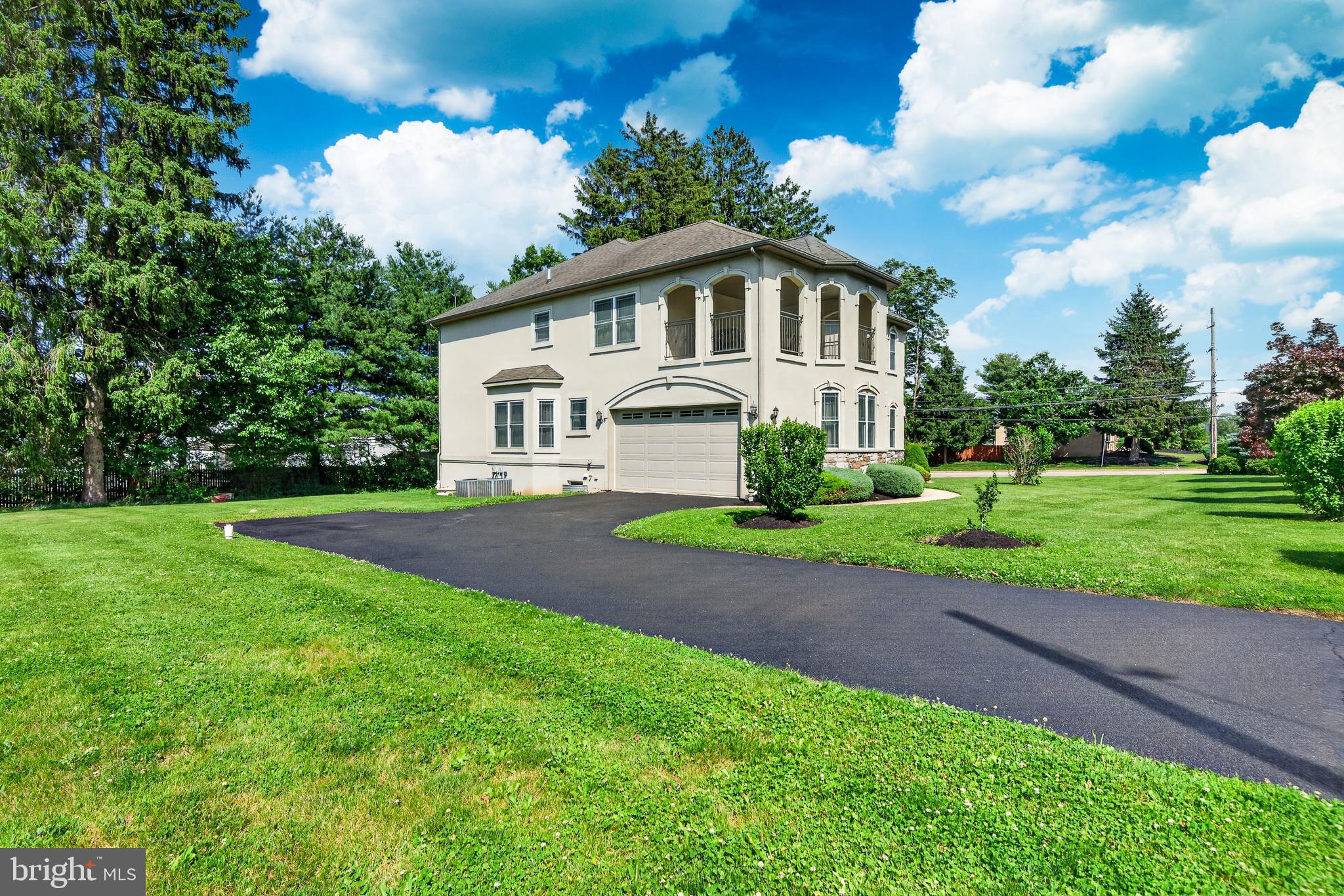 261 Pheasant Dr, Huntingdon Valley, PA 19006 photo
