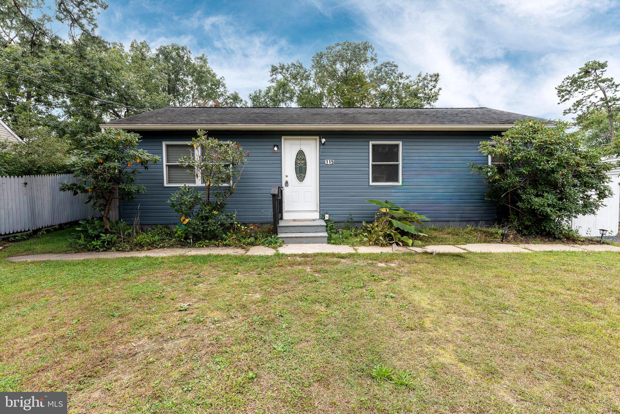 115 Delwyn Ln, Williamstown, NJ 08094