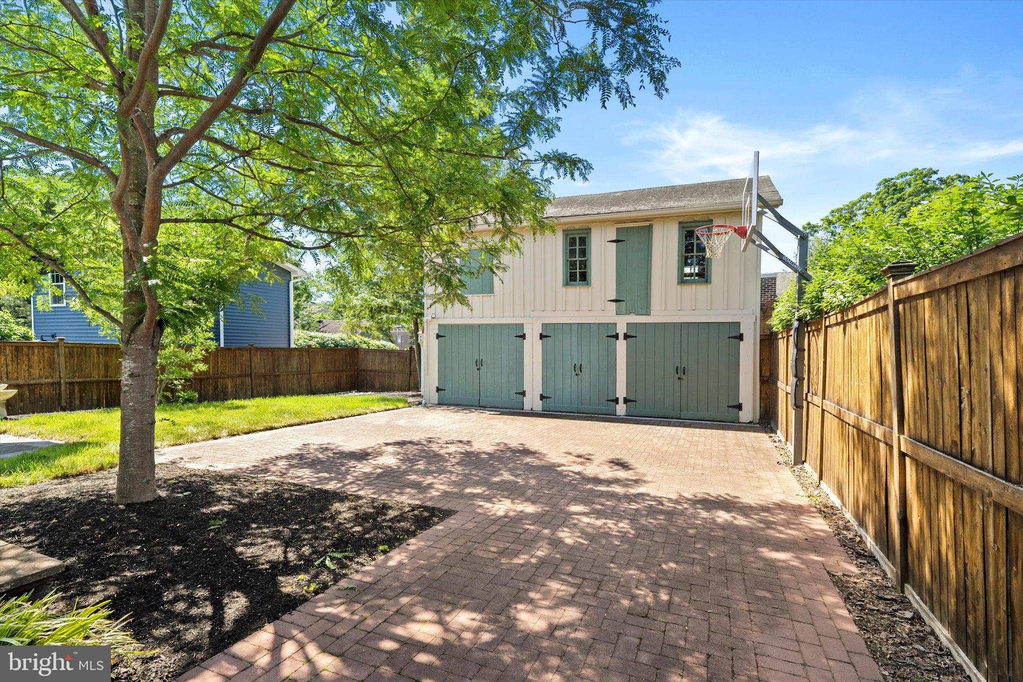 204 E Washington Ave, Newtown, PA 18940 photo