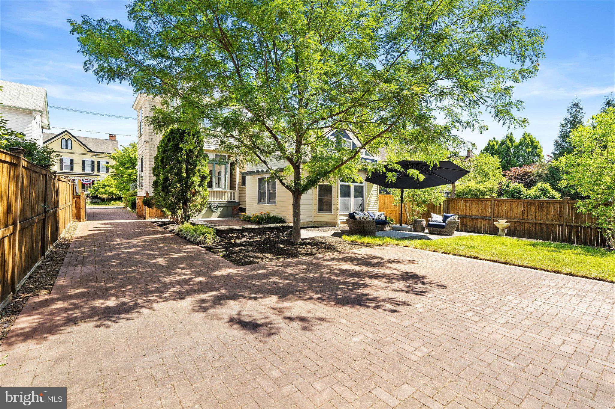 204 E Washington Ave, Newtown, PA 18940 photo