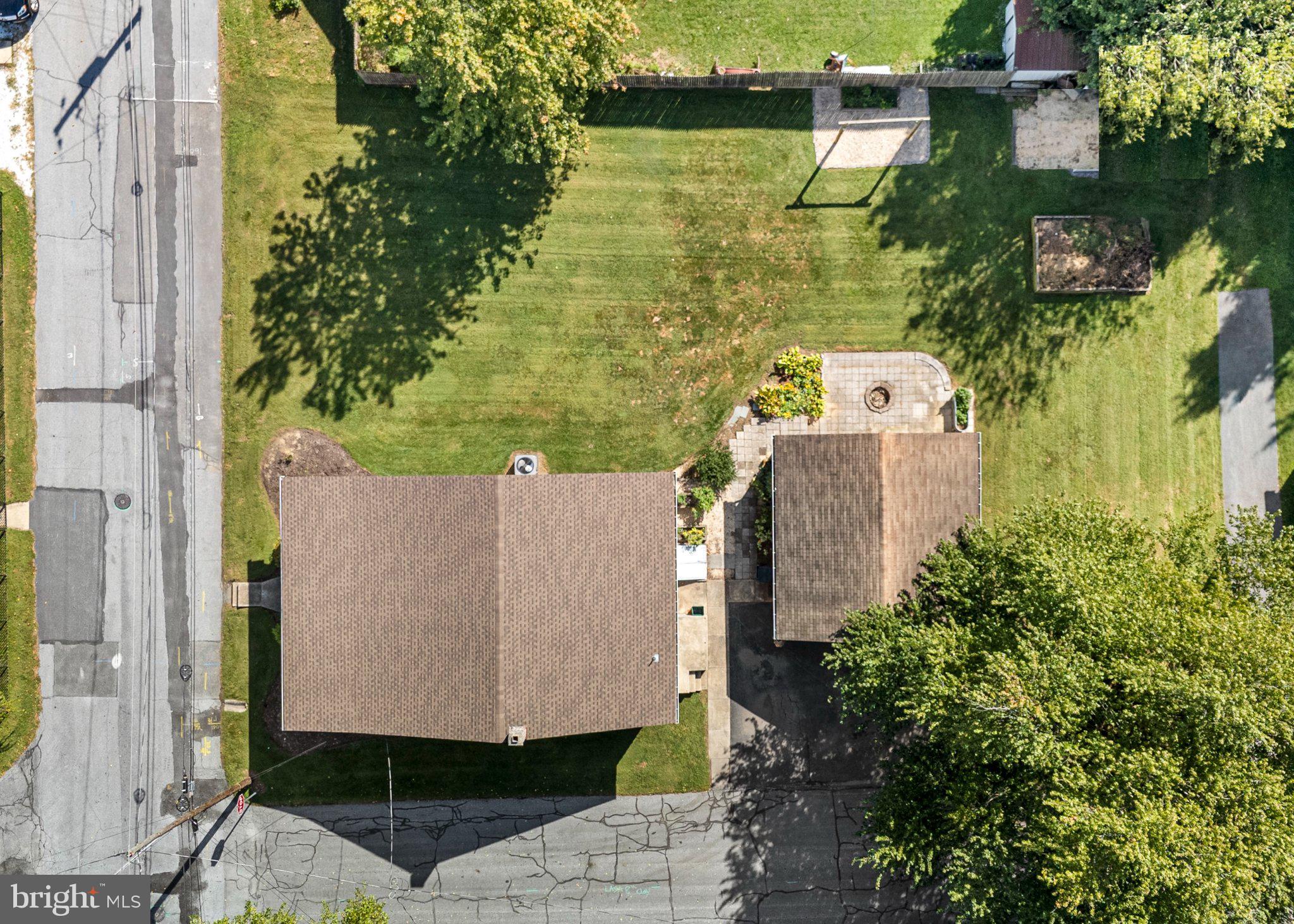 1760 Temple Ave, Lancaster, PA 17603 photo