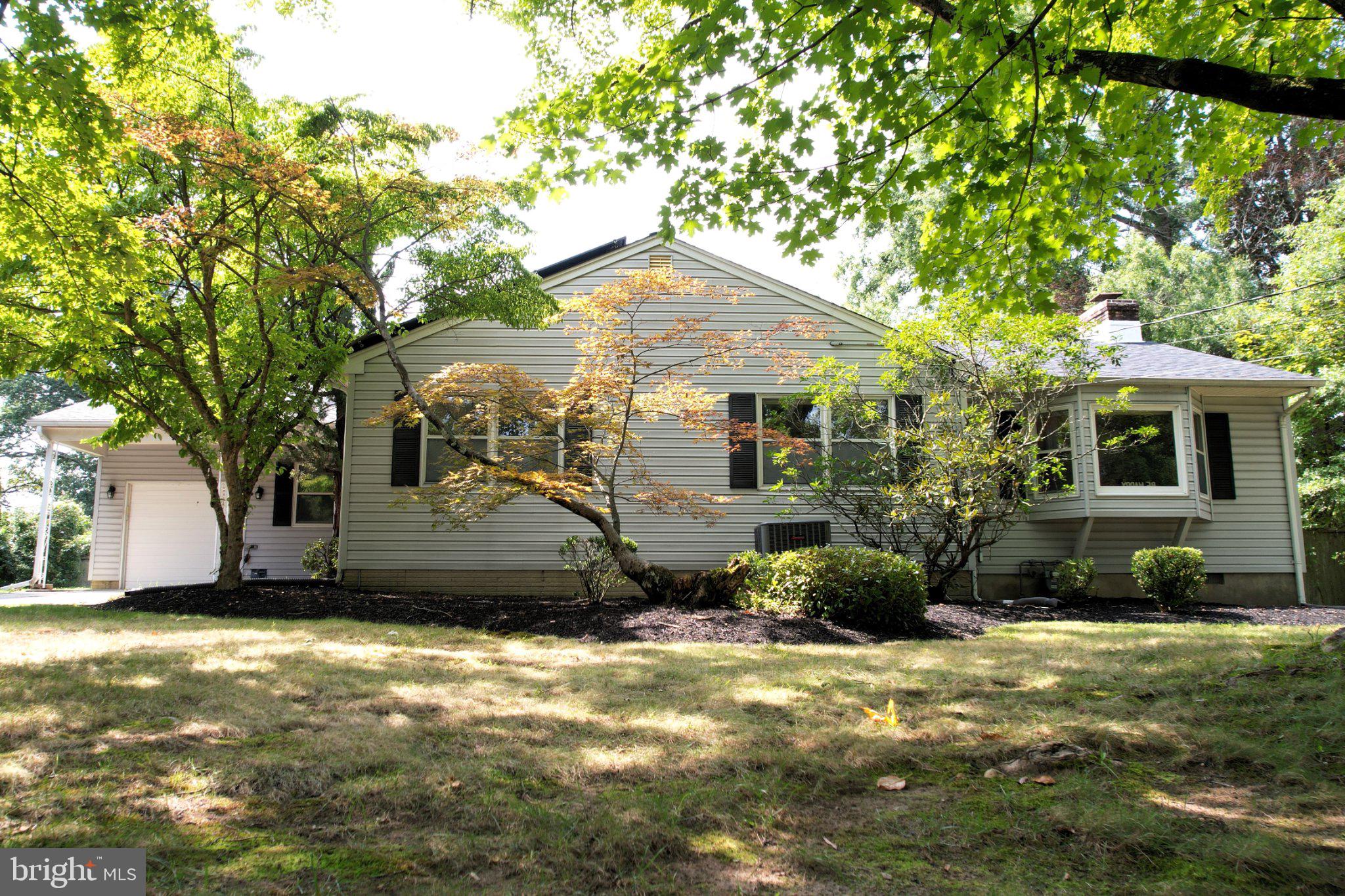 3 Darvel Dr, West Windsor, NJ 08550 photo