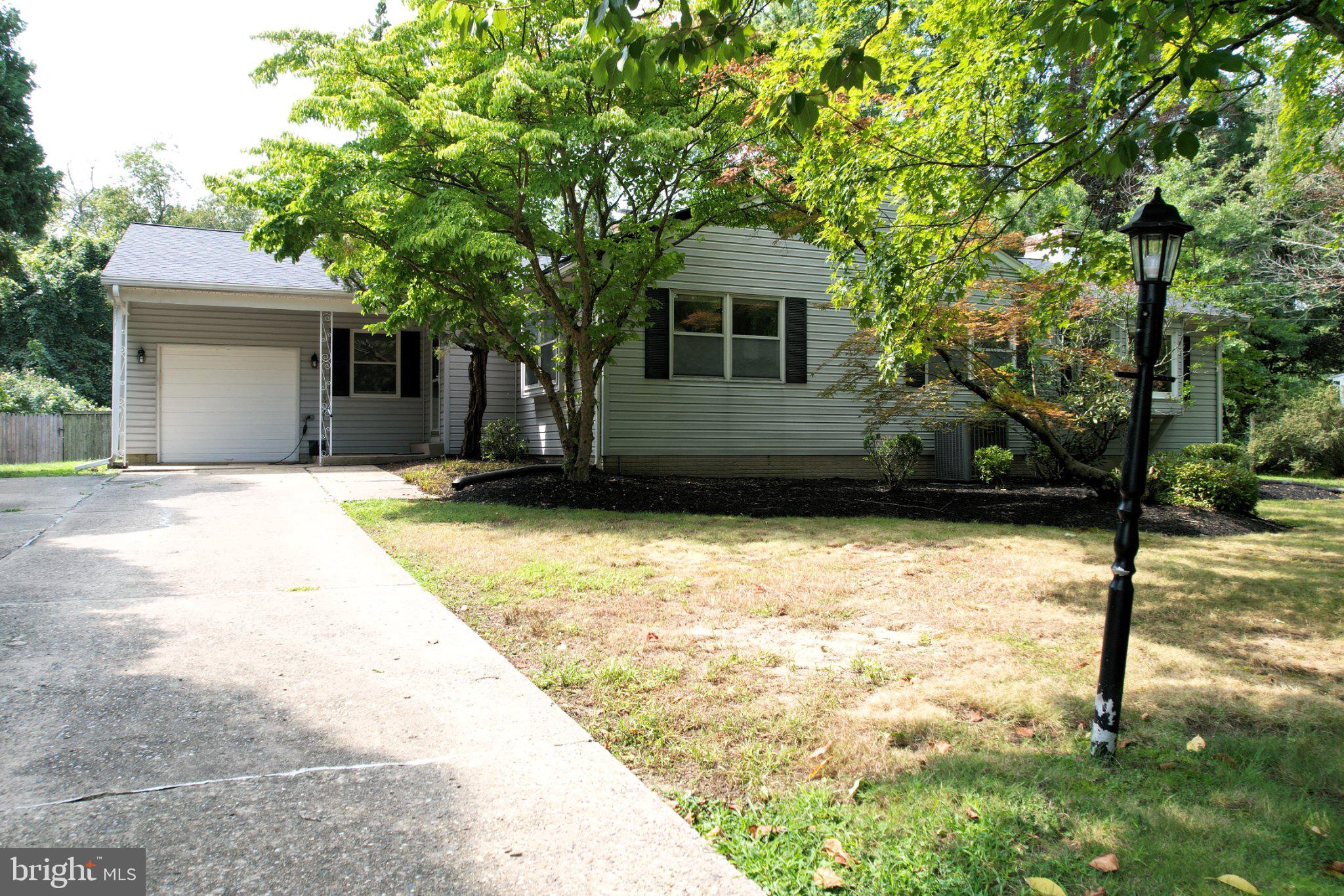 3 Darvel Dr, West Windsor, NJ 08550 photo