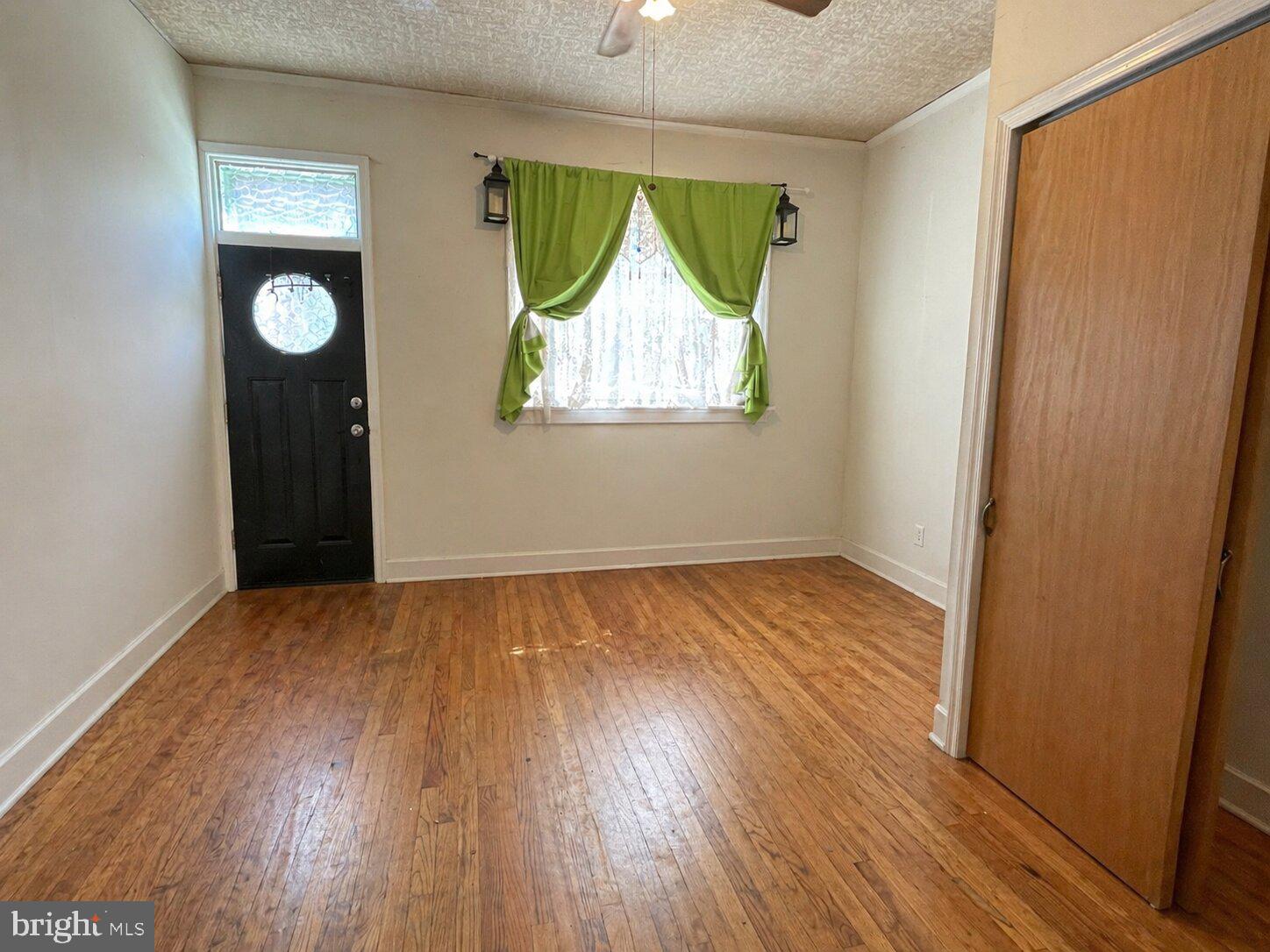 768 S 6th St, Philadelphia, PA 19147 photo