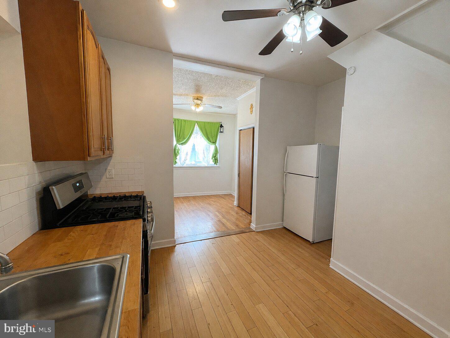 768 S 6th St, Philadelphia, PA 19147 photo