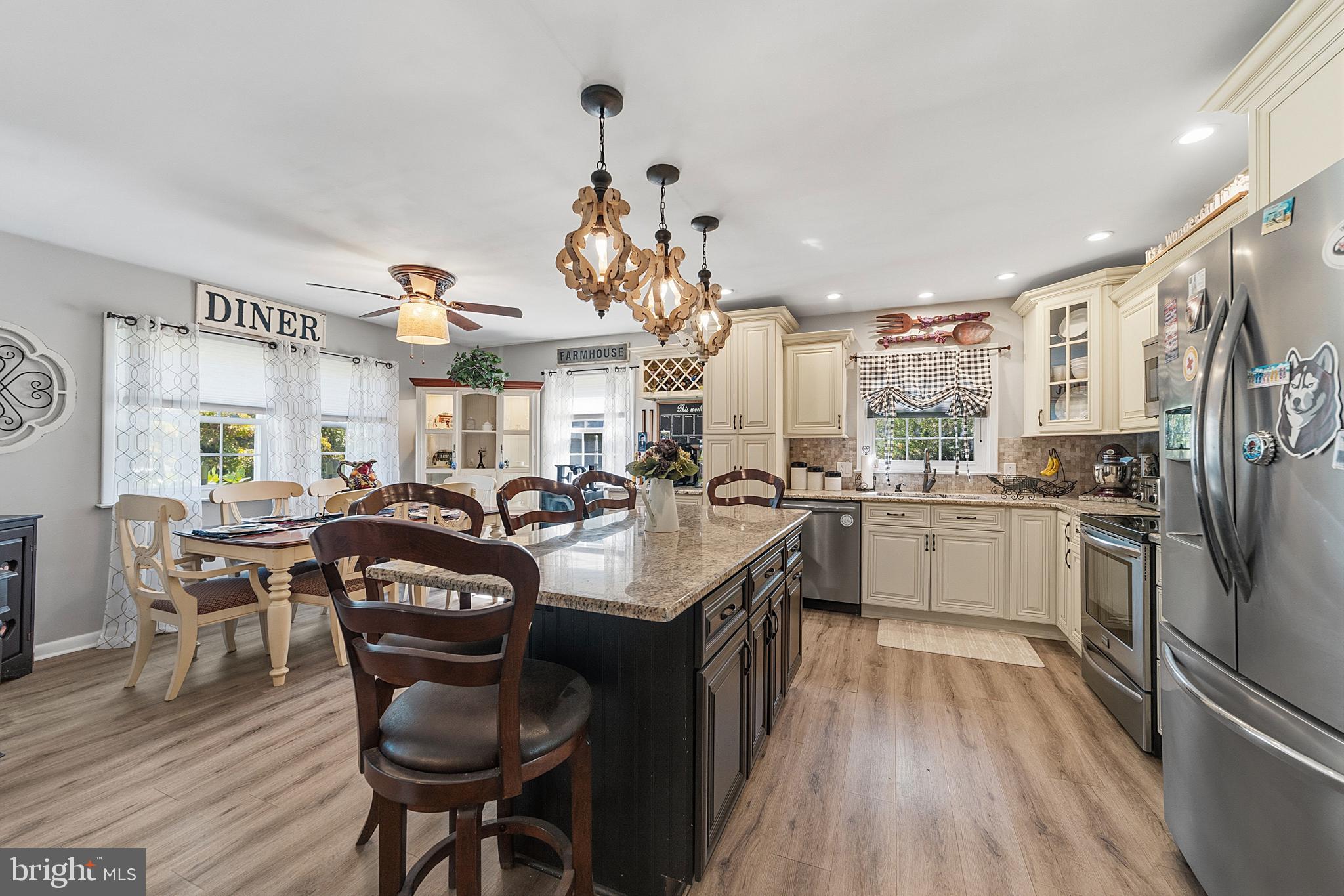 450 Citation Ln, Warminster, PA 18974