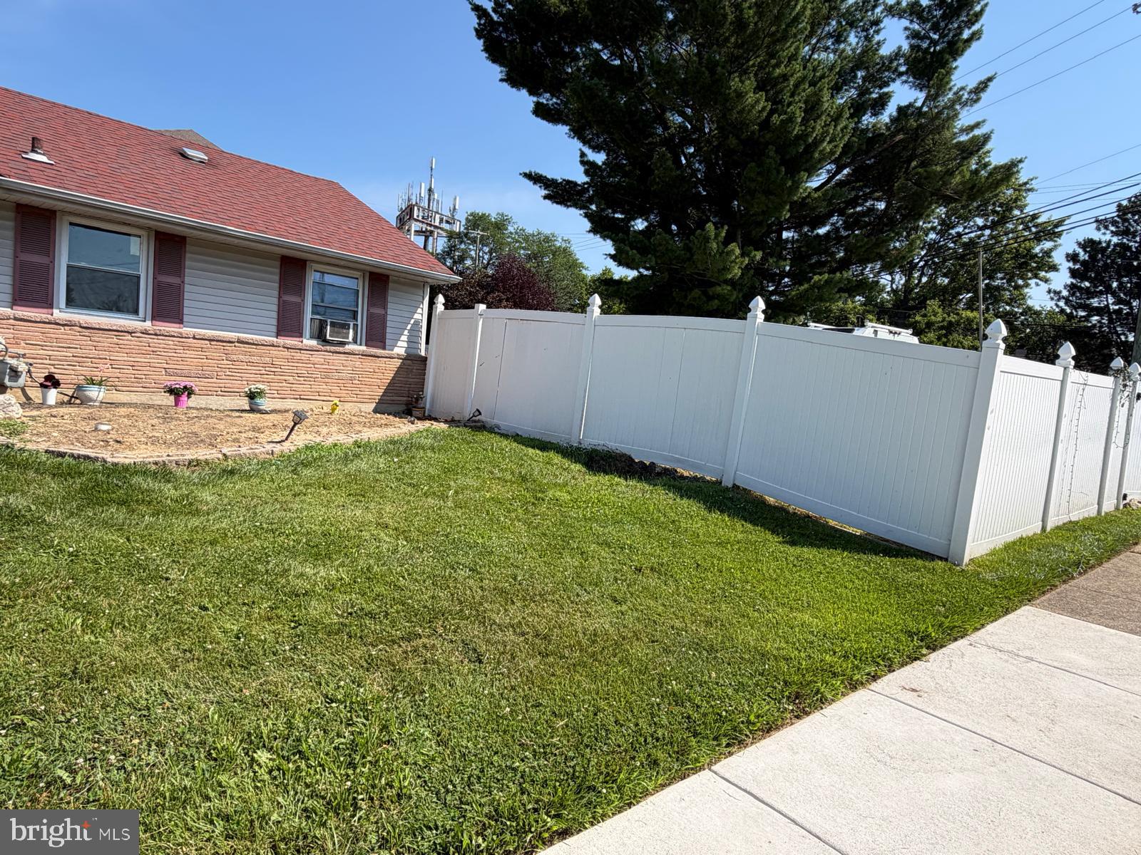 2962 Crafton Dr, Bensalem, PA 19020 photo