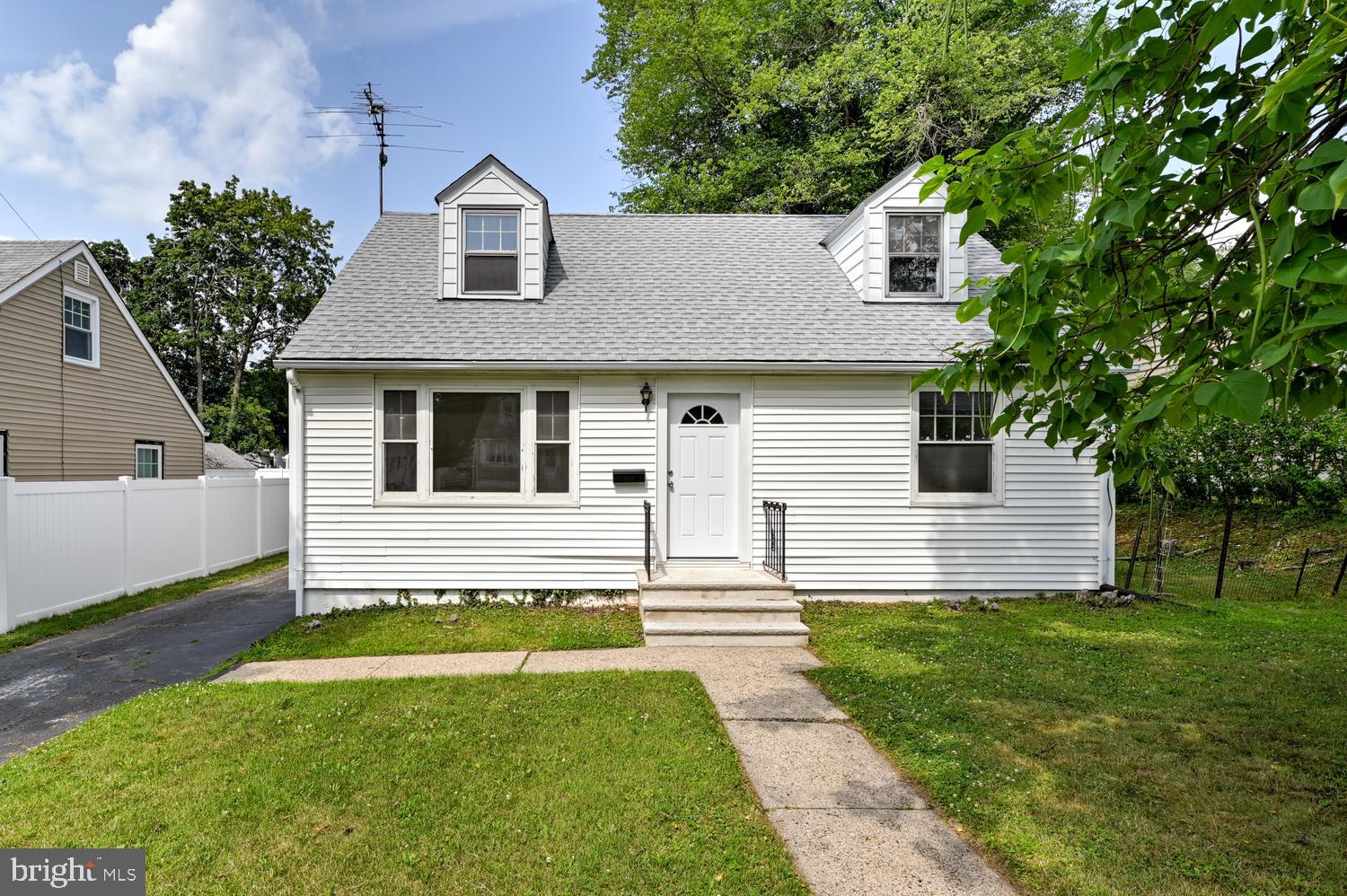 708 Nathan Hale Ave, Trenton, NJ 08648