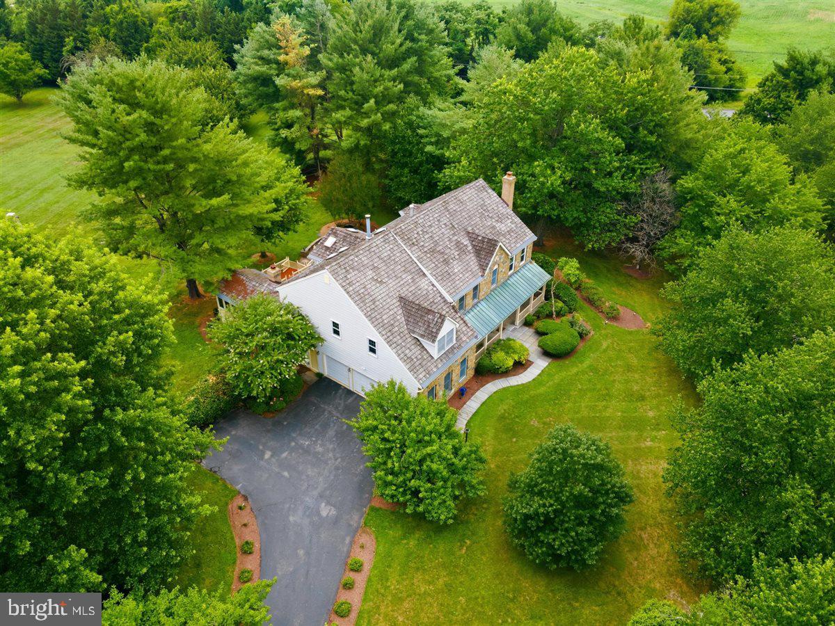 26 Grey Pebble Ct, Darnestown, MD 20874 photo