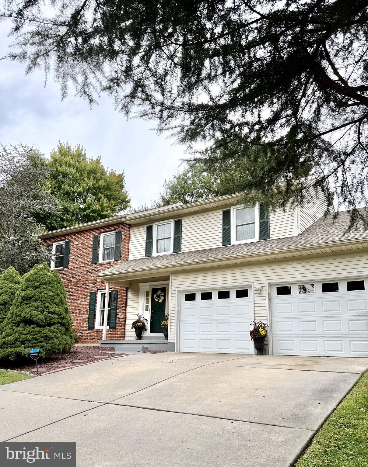 15 Blue Fox Ct, Newark, DE 19711