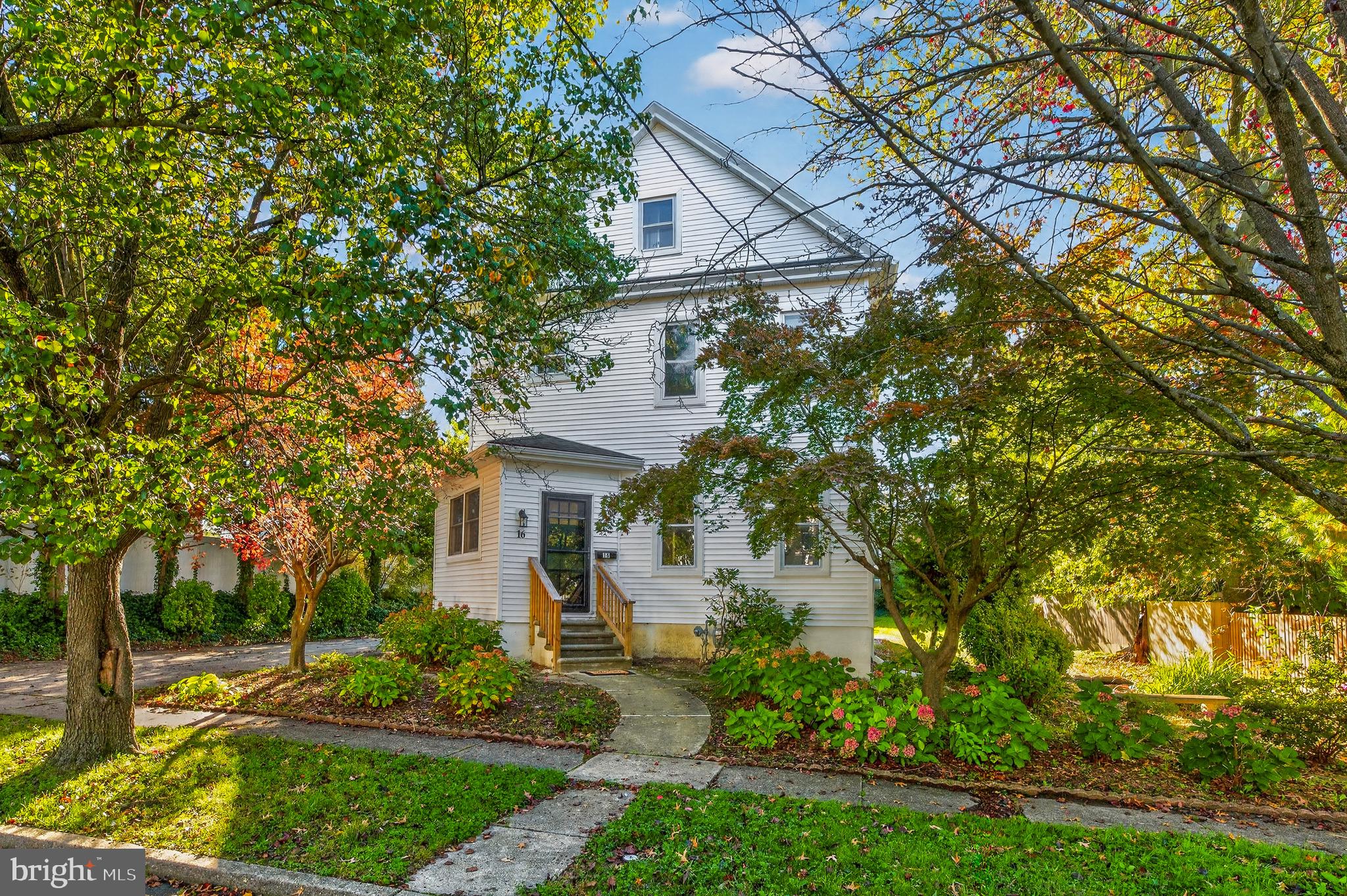 16 Greenwood Ave, Oaklyn, NJ 08107