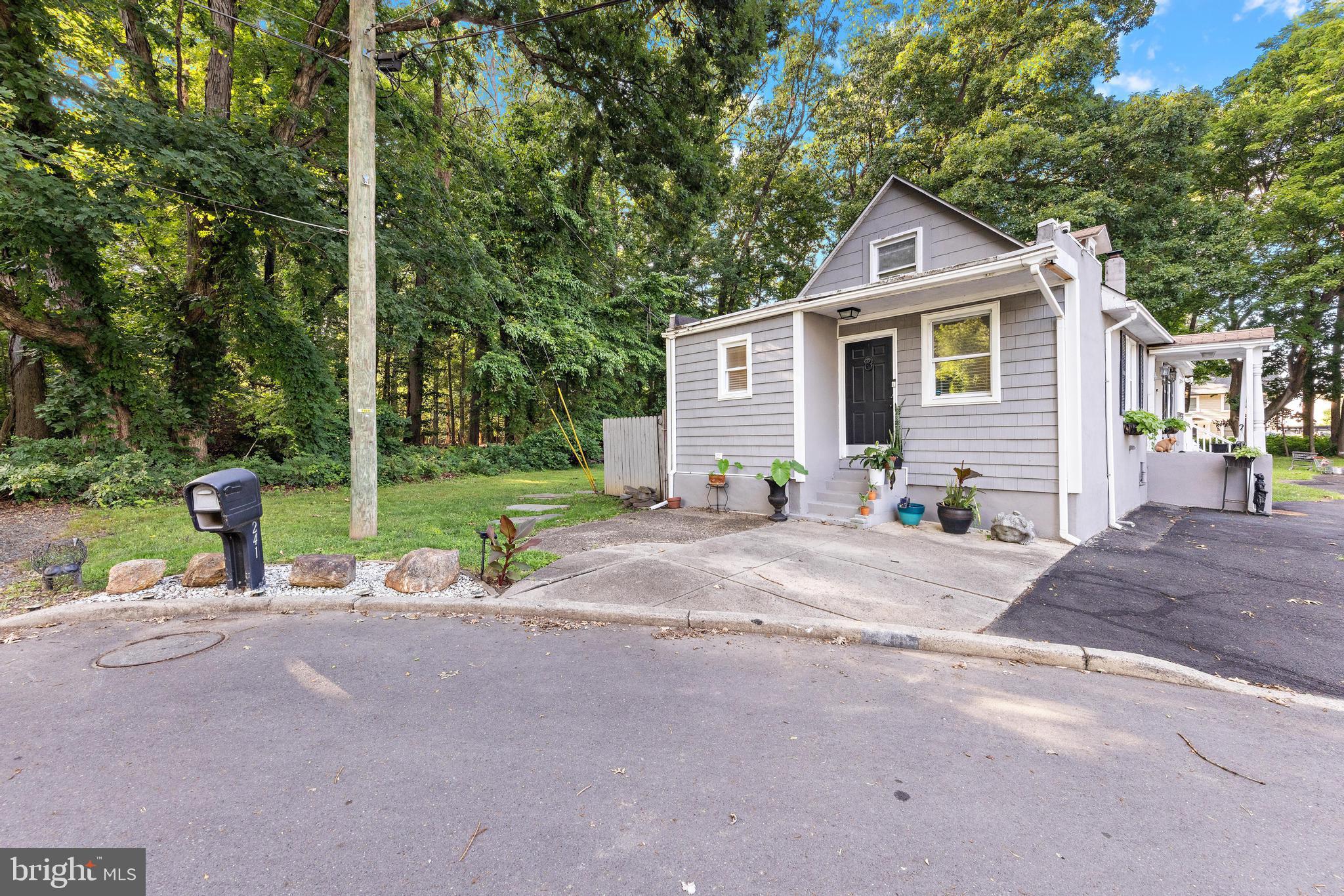 241 Roseland Ave, Lawrence Township, NJ 08648 photo
