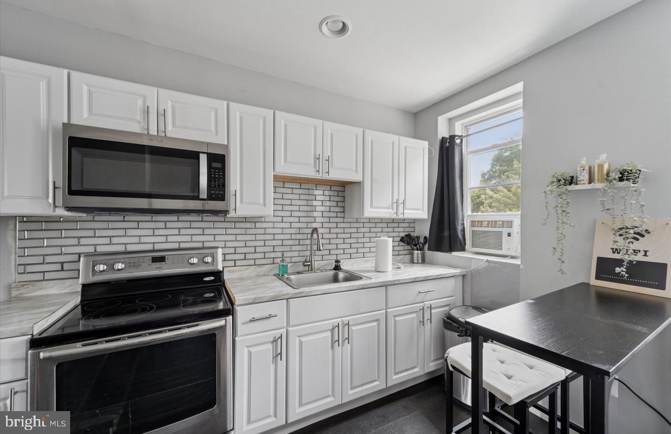 7018 Woodland Ave, Philadelphia, PA 19142