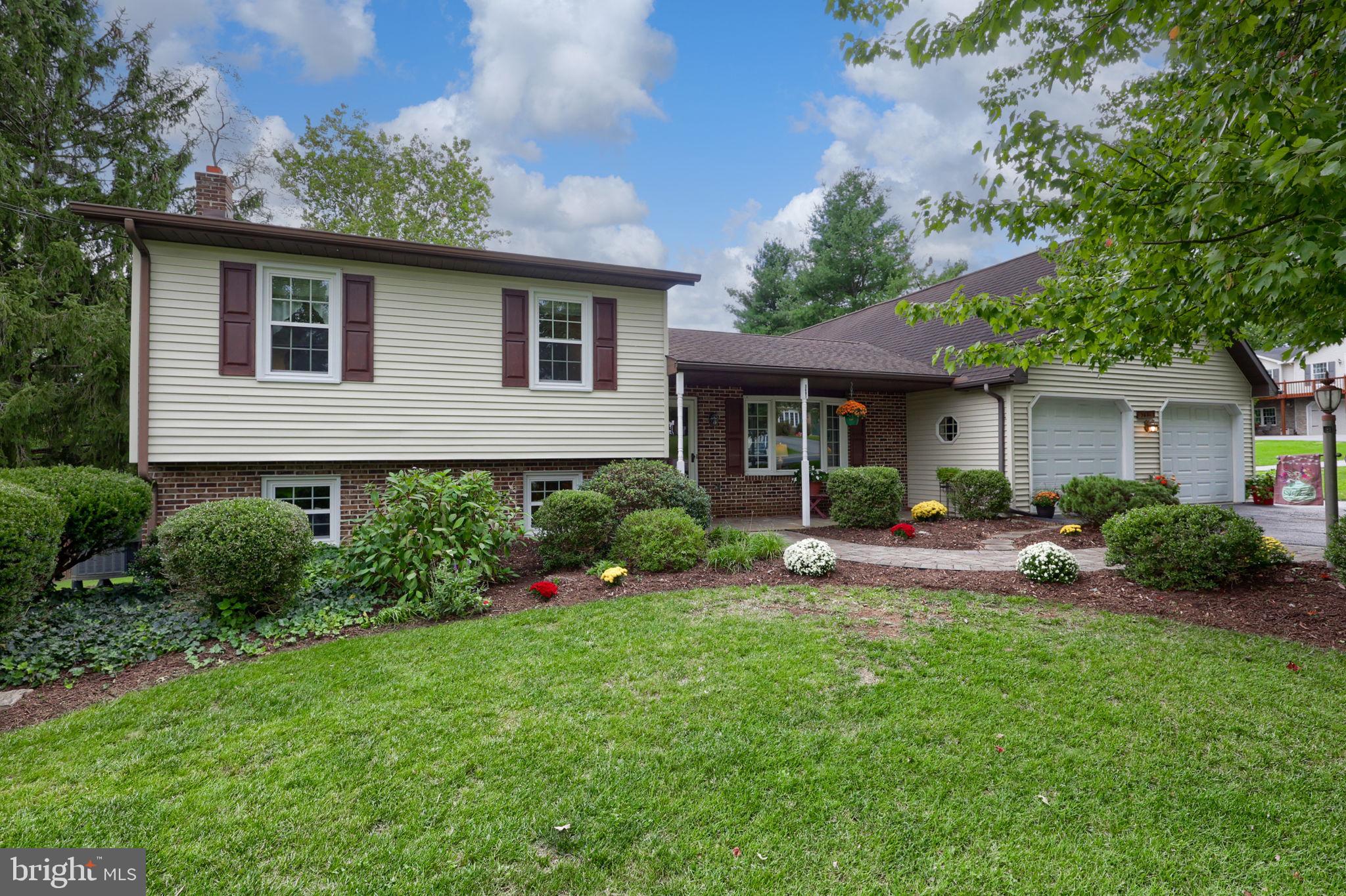 3681 Elizabethtown Rd, Manheim, PA 17545