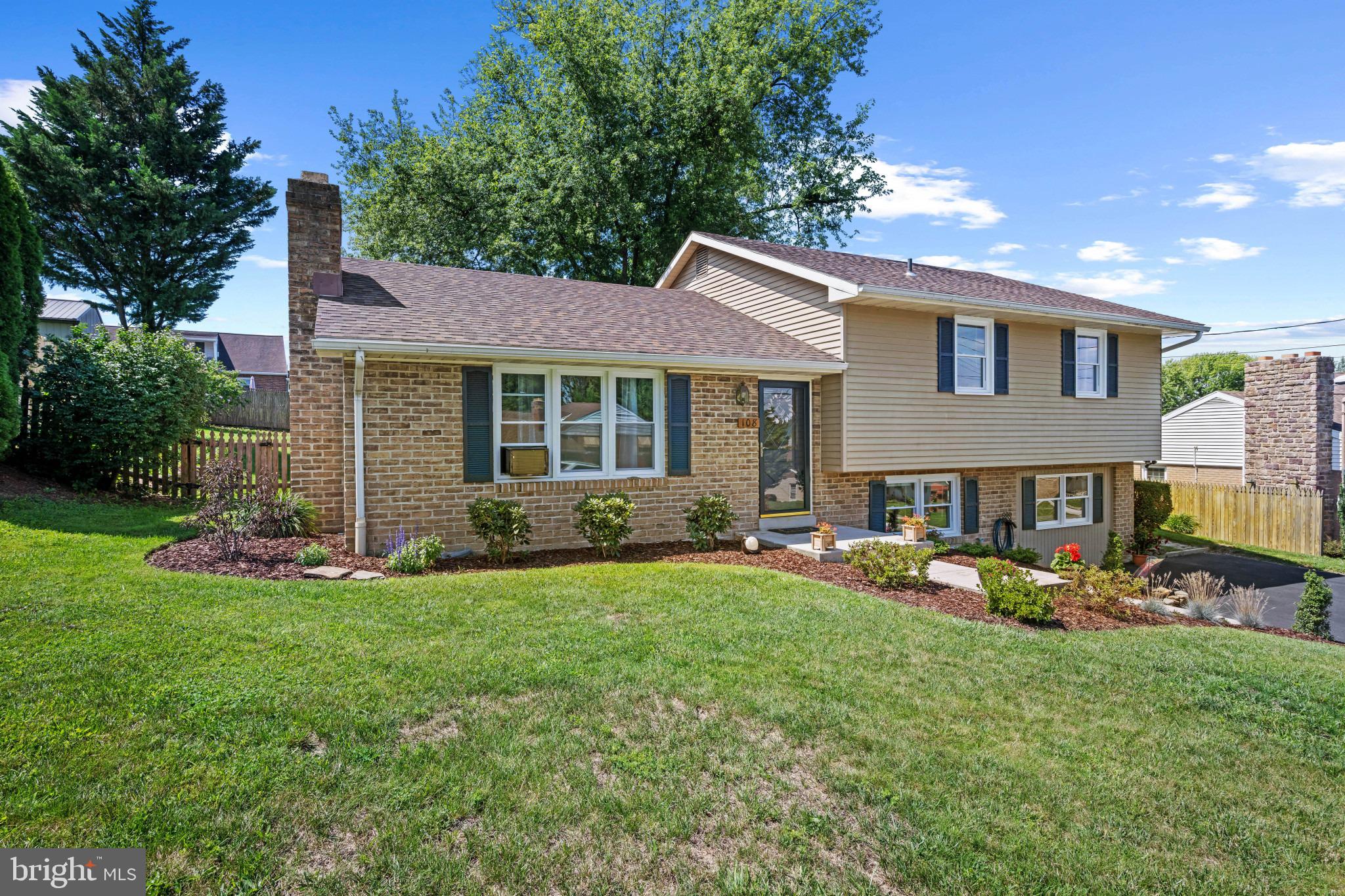 108 Hirtland Ave, Hanover, PA 17331 photo