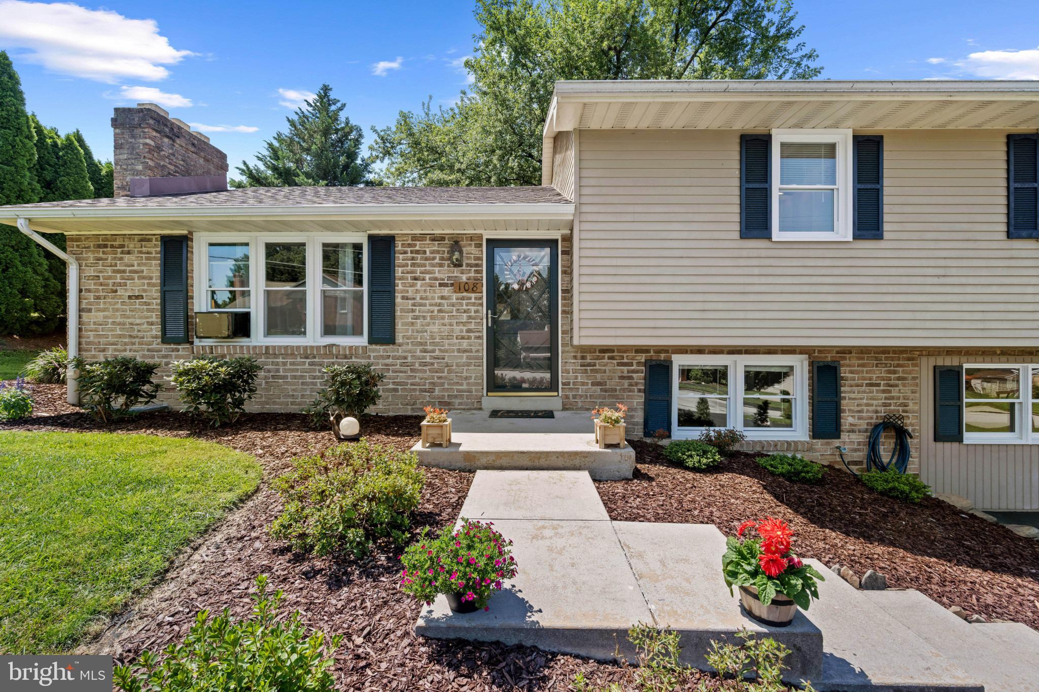 108 Hirtland Ave, Hanover, PA 17331 photo