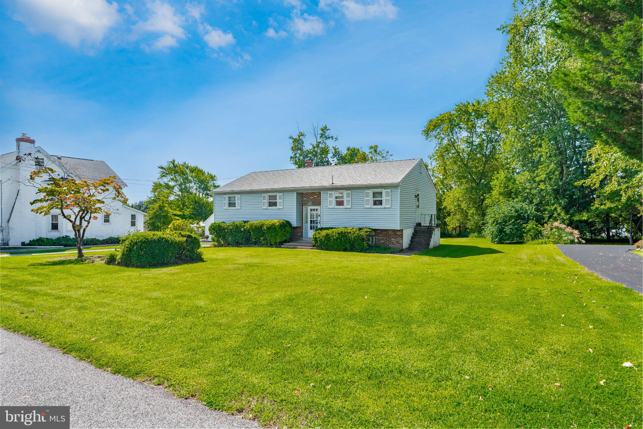 258 S Wall St, Spring City, PA 19475 photo