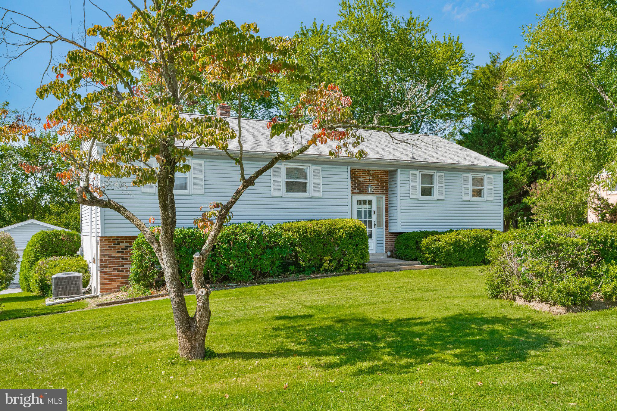258 S Wall St, Spring City, PA 19475 photo