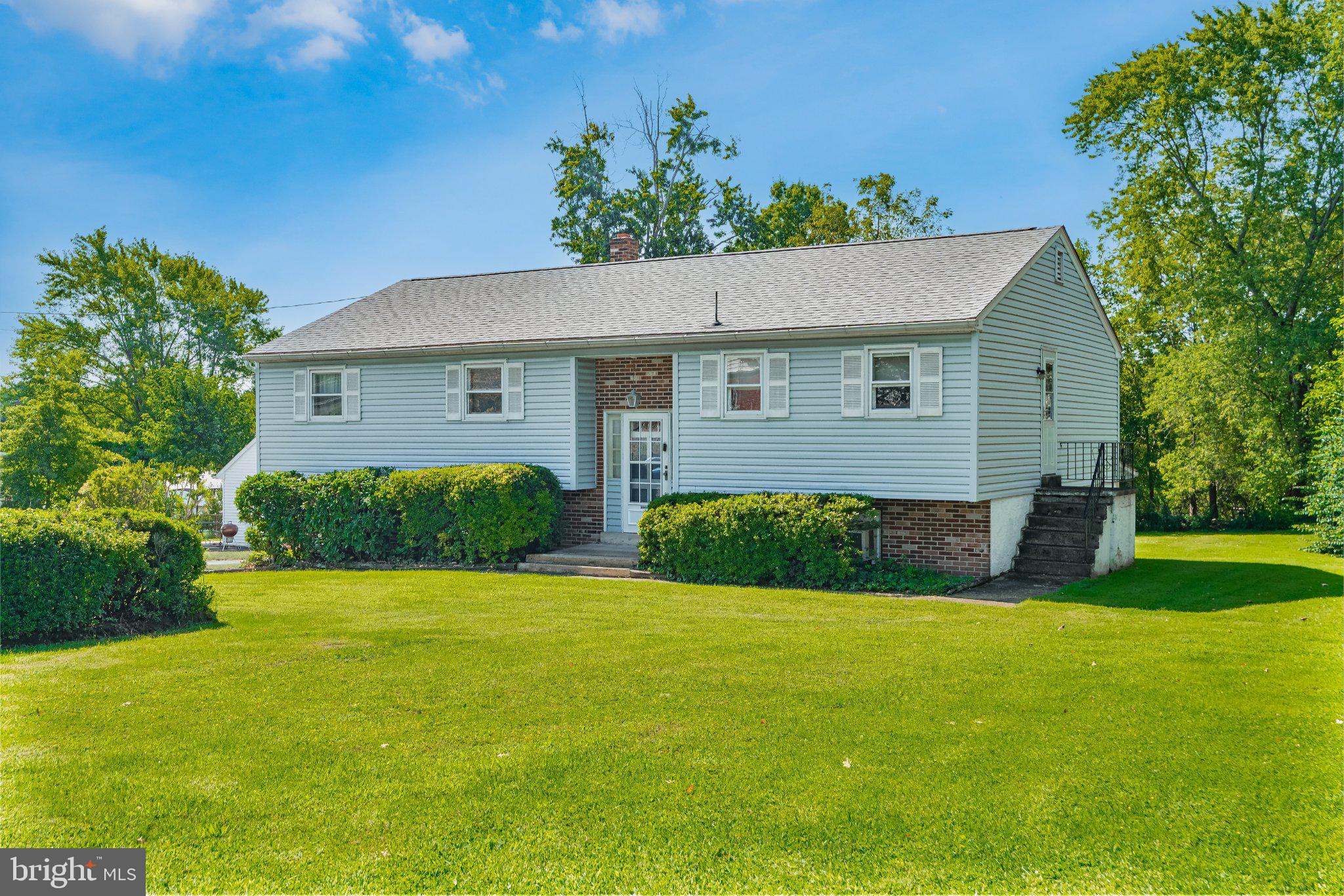 258 S Wall St, Spring City, PA 19475 photo